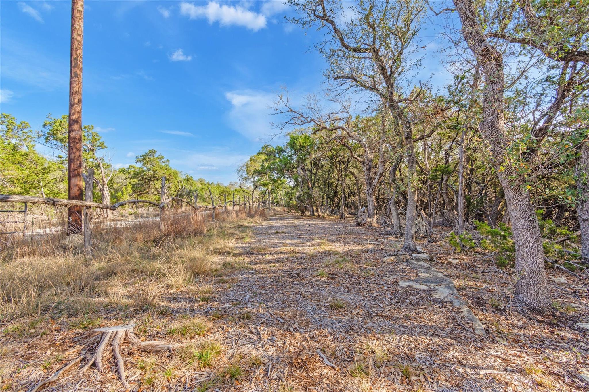 196 Lakewood Ct, Canyon Lake, TX 78133