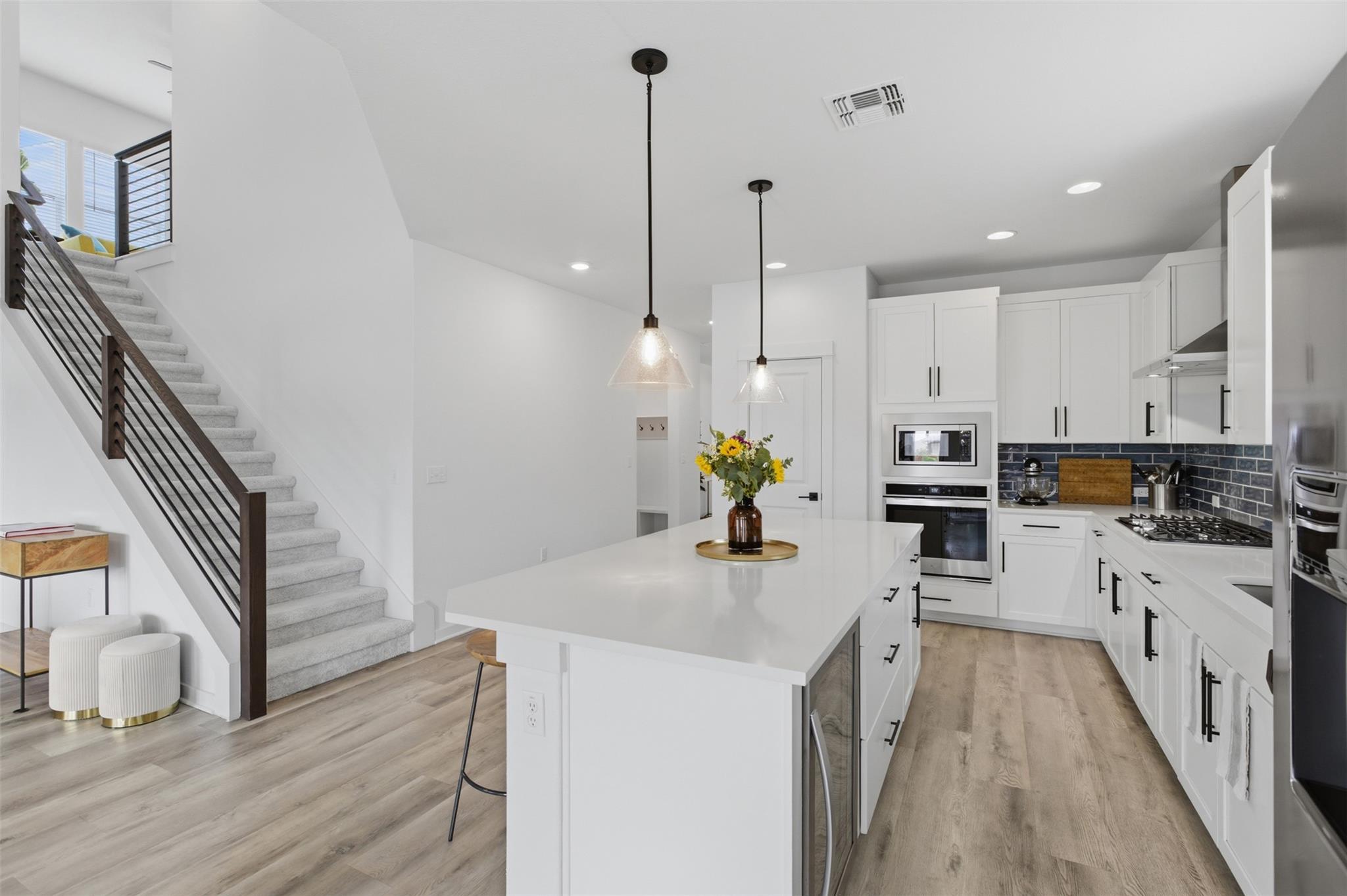 9001 Spire Vw, Austin, TX 78744