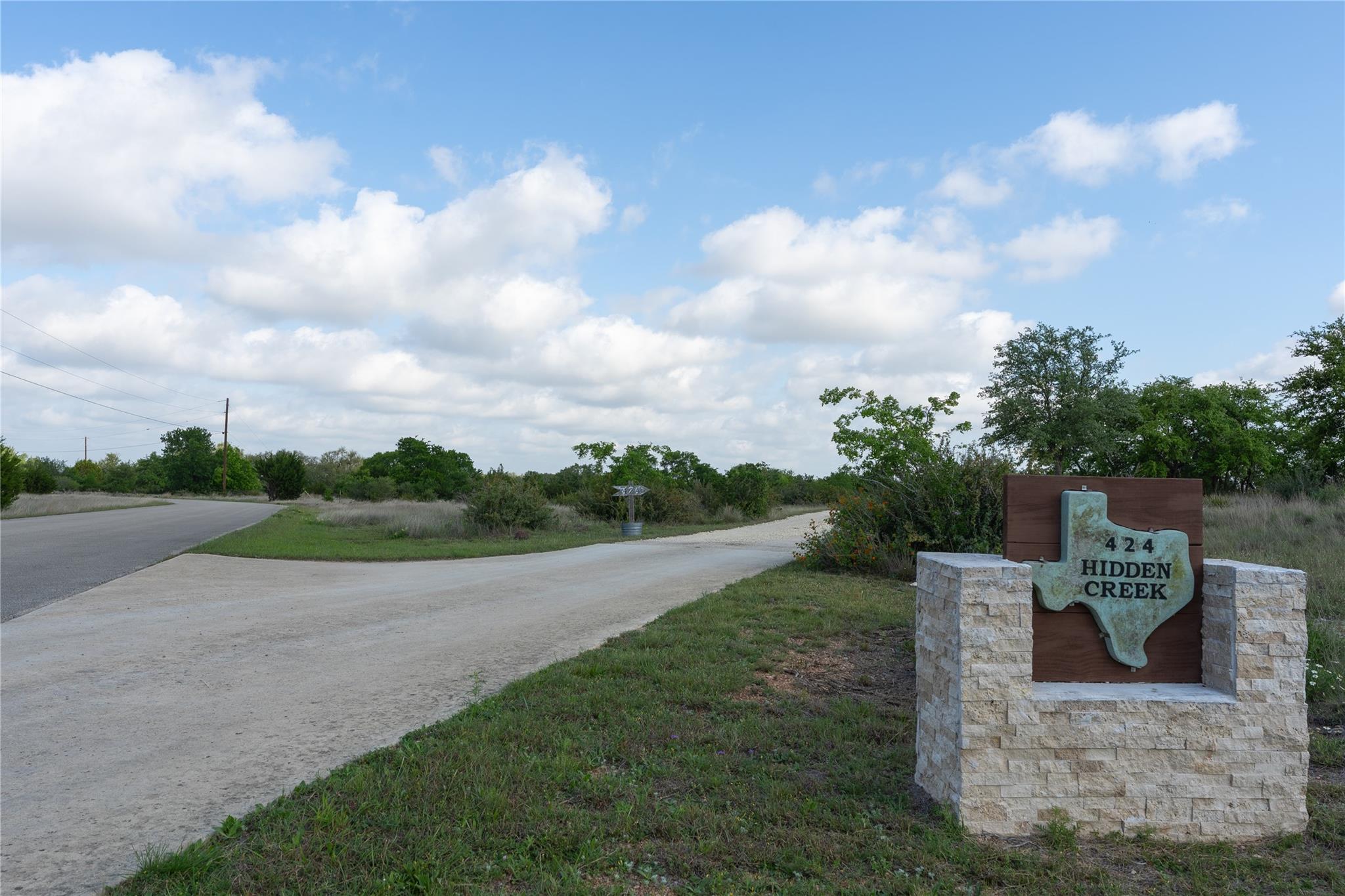 424 Hidden Creek Dr, Dripping Springs, TX 78620