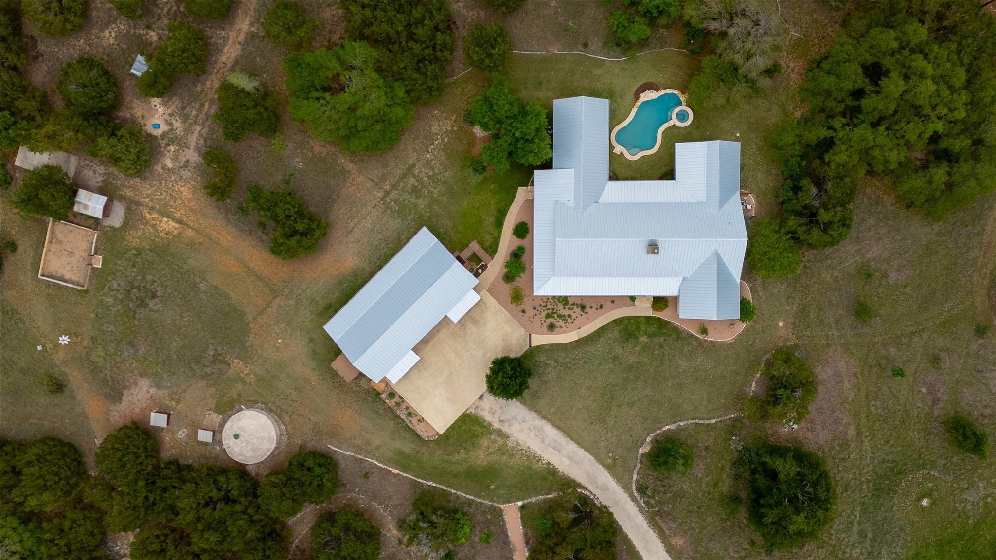 424 Hidden Creek Dr, Dripping Springs, TX 78620