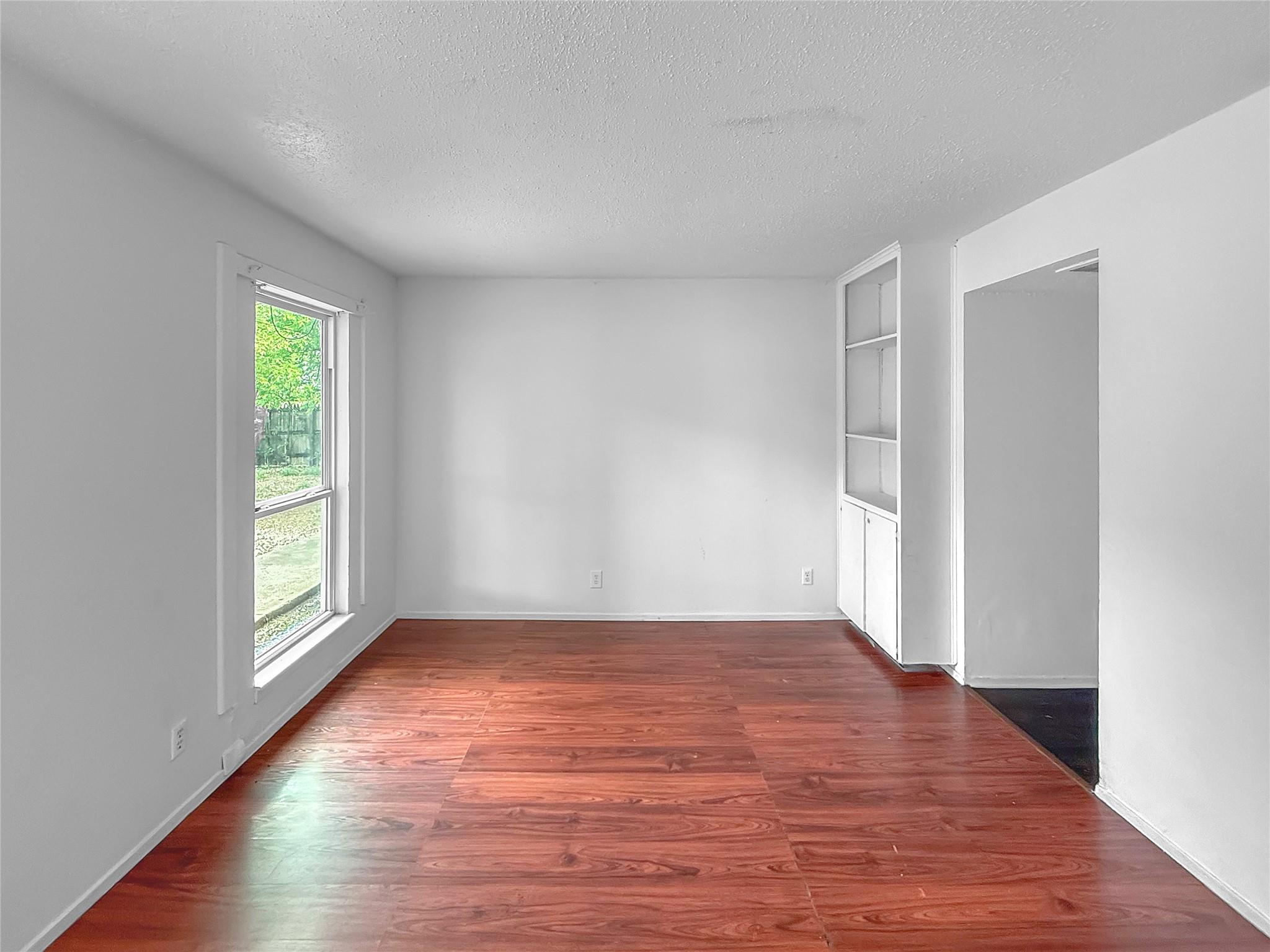 8611 Putnam Dr # 102, Austin, TX 78757