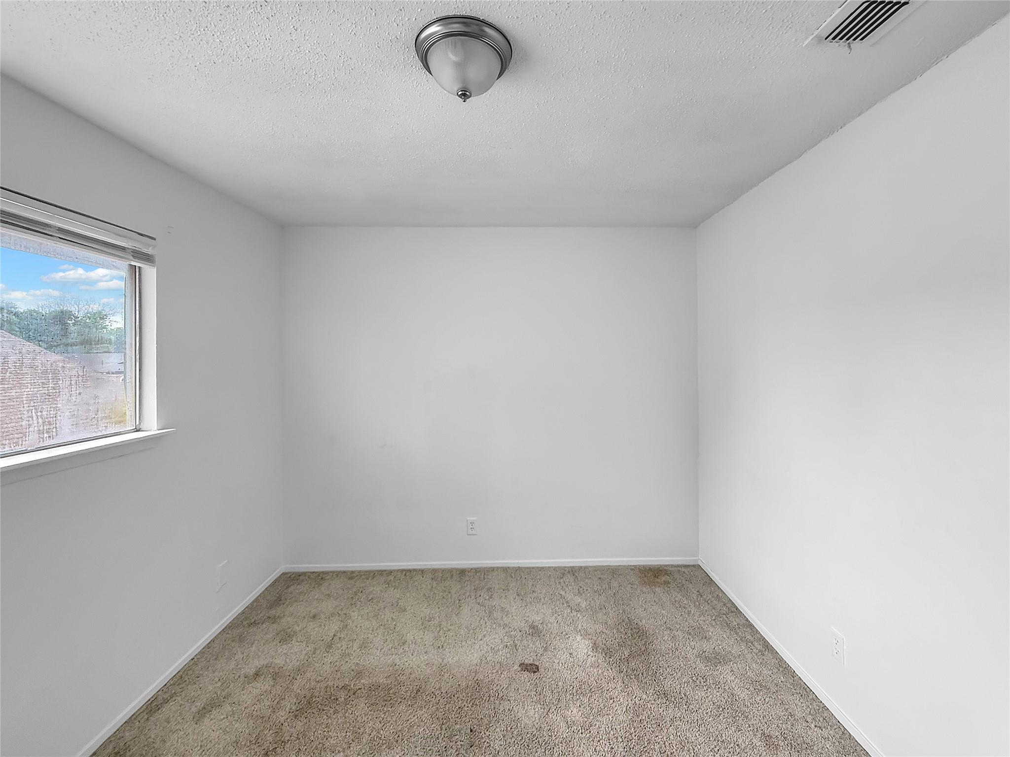 8611 Putnam Dr # 102, Austin, TX 78757