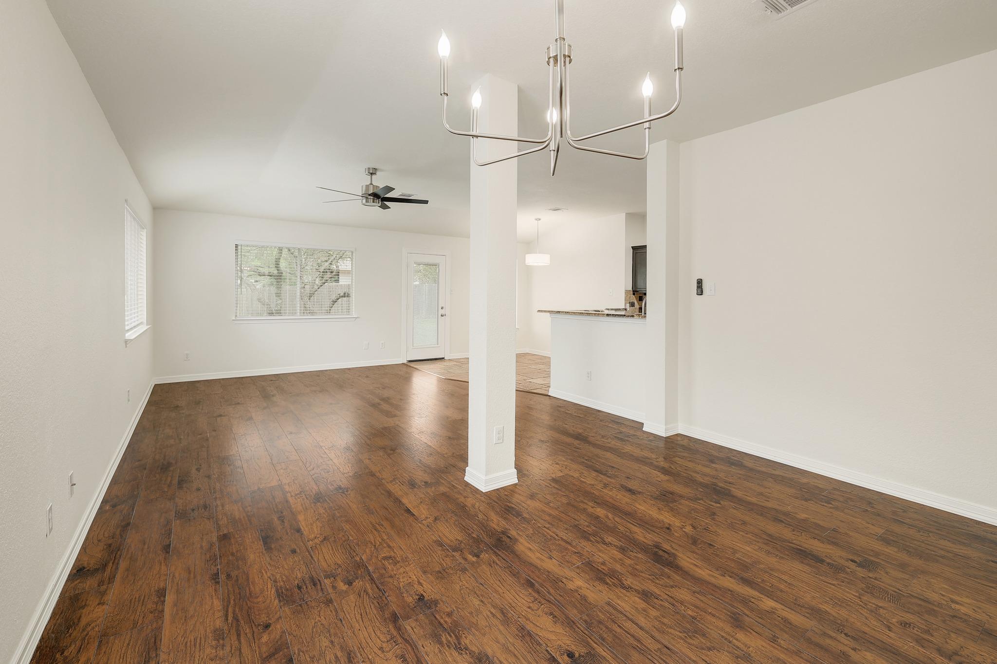 3942 UPPER PASSAGE Ln, Round Rock, TX 78681