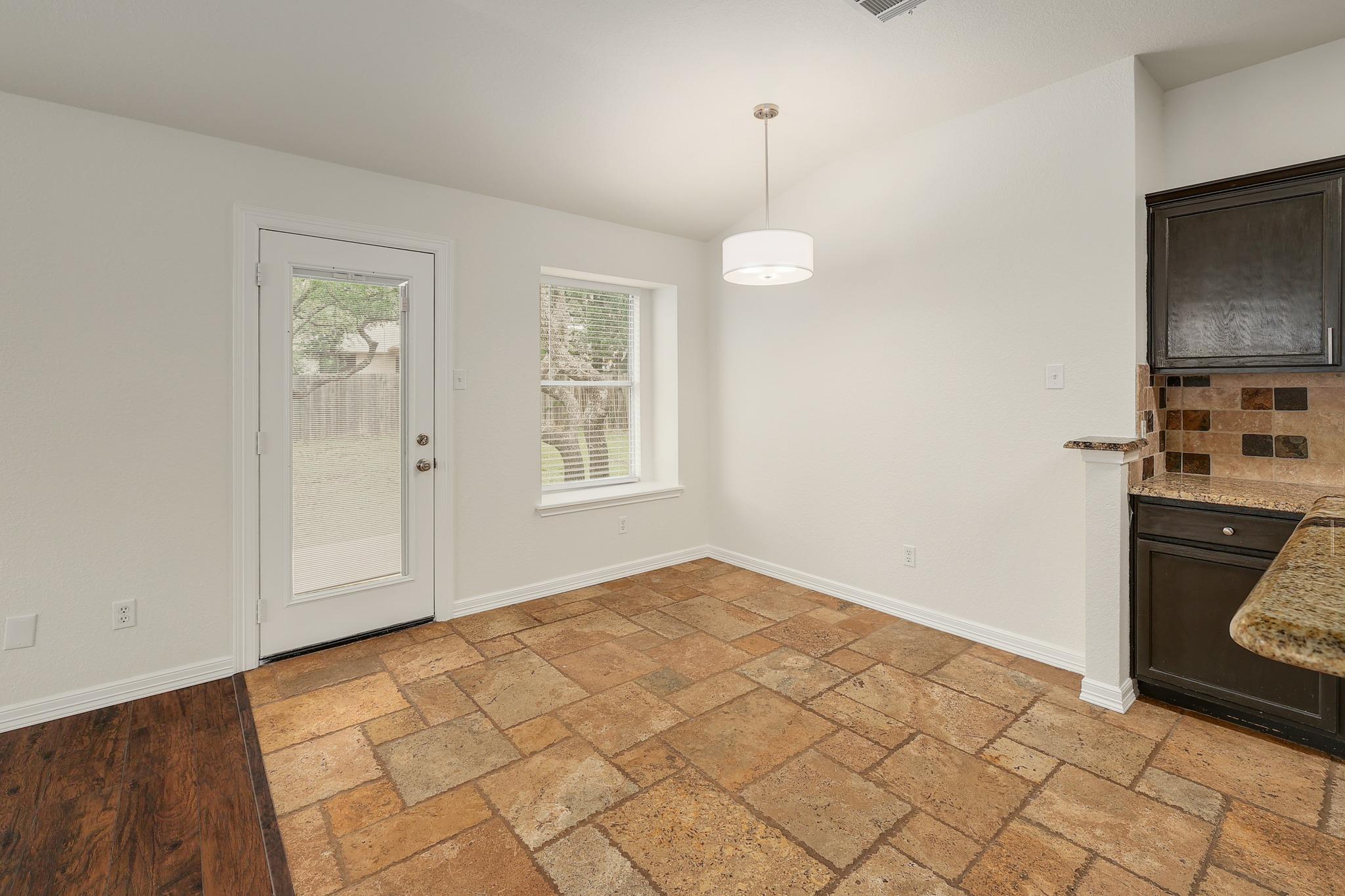 3942 UPPER PASSAGE Ln, Round Rock, TX 78681