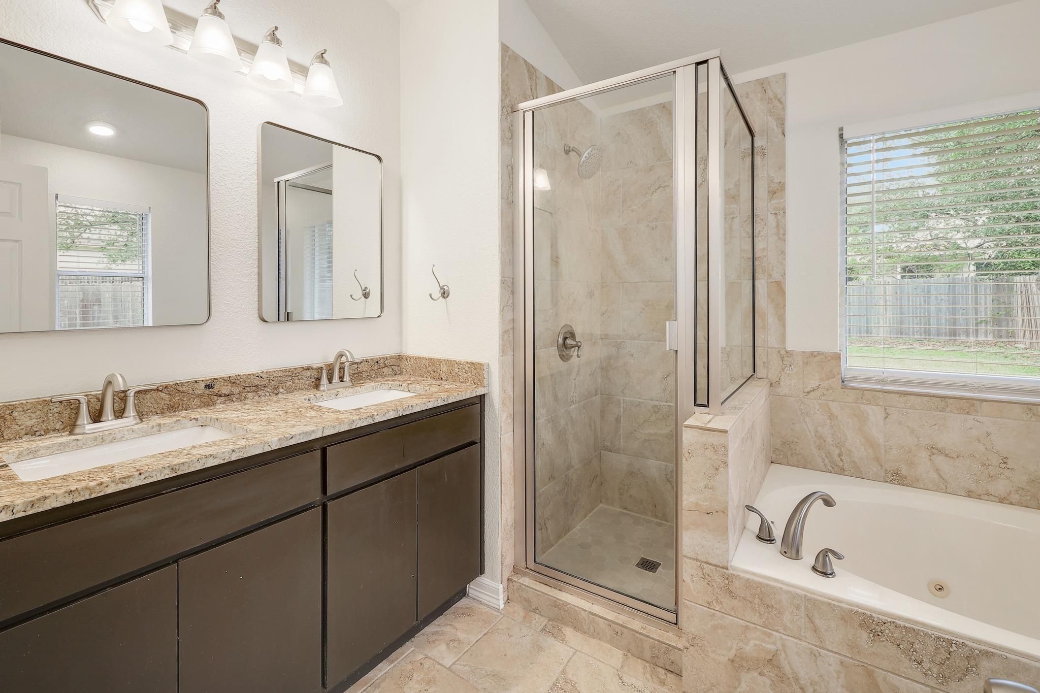 3942 UPPER PASSAGE Ln, Round Rock, TX 78681