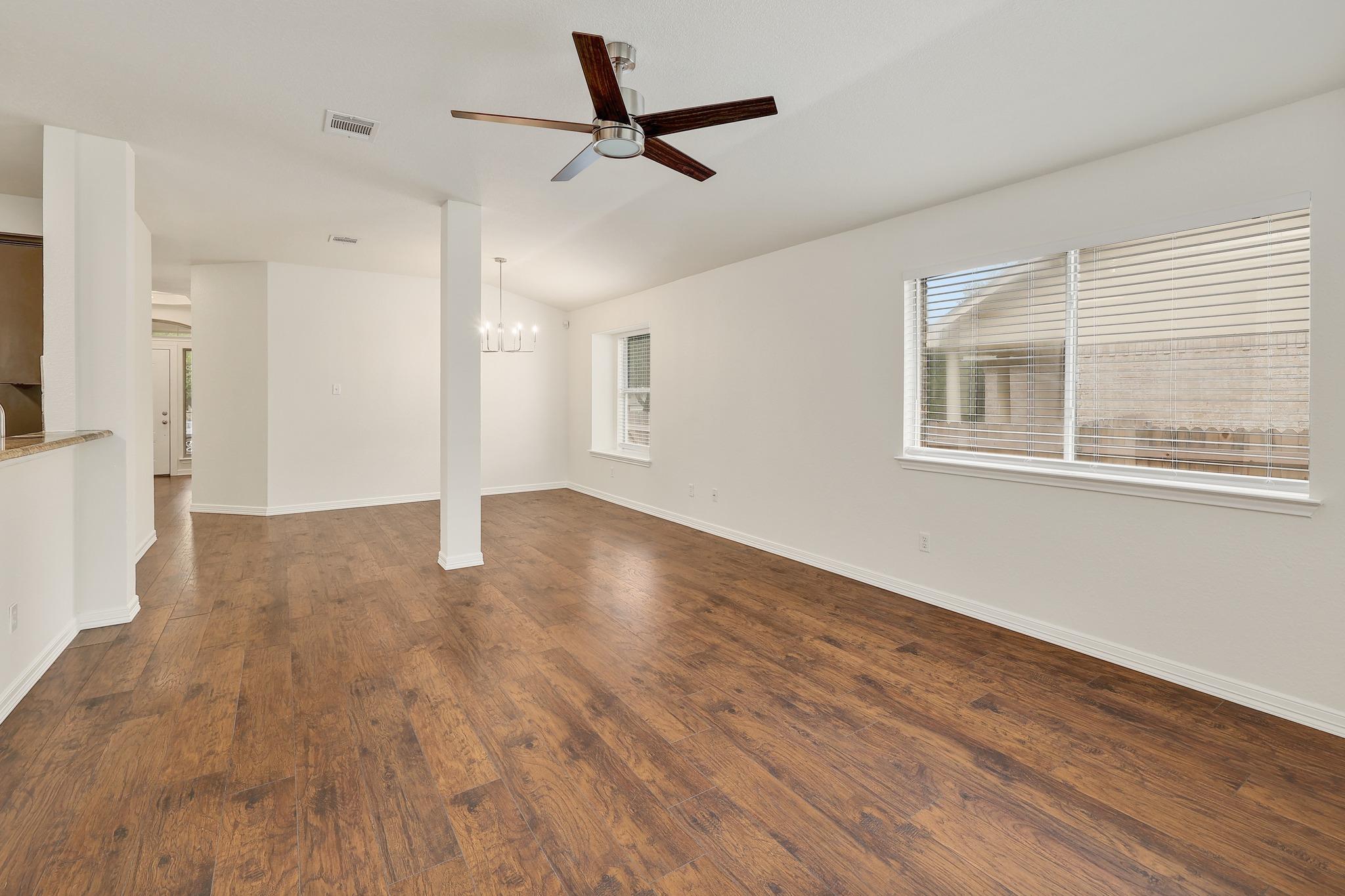 3942 UPPER PASSAGE Ln, Round Rock, TX 78681