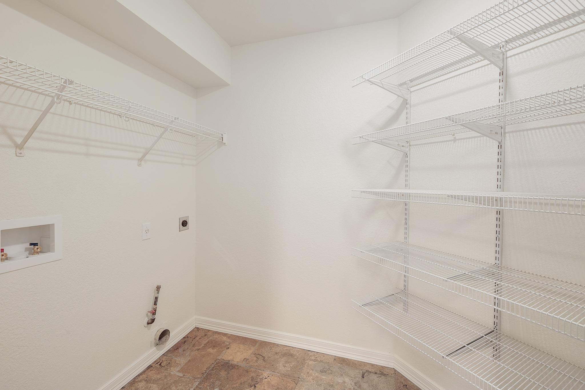 3942 UPPER PASSAGE Ln, Round Rock, TX 78681