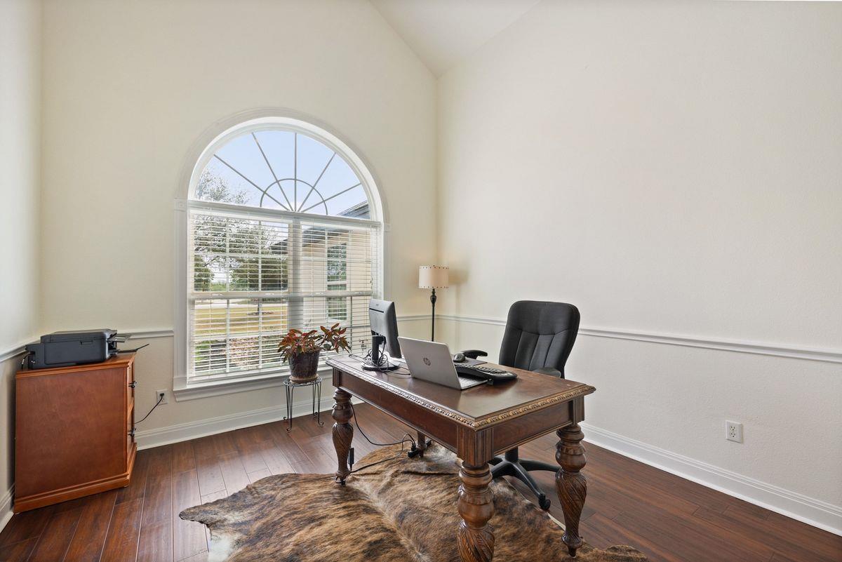 744 W Bartlett Dr, Buda, TX 78610