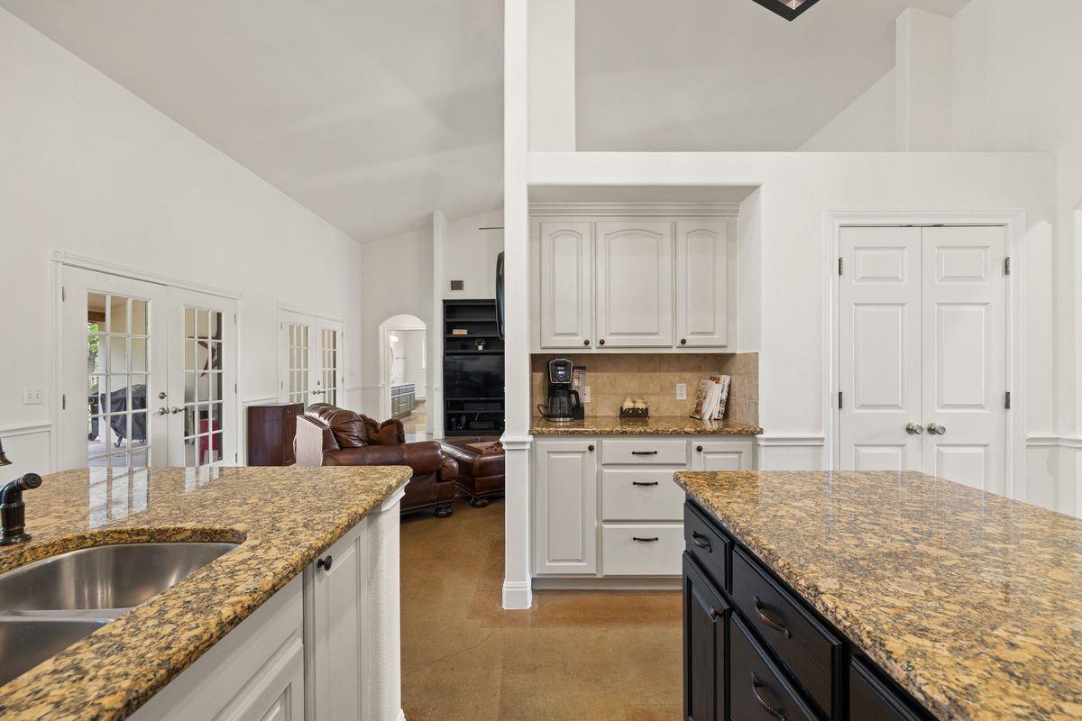 744 W Bartlett Dr, Buda, TX 78610