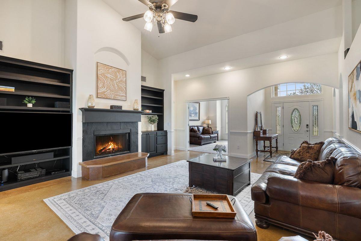 744 W Bartlett Dr, Buda, TX 78610