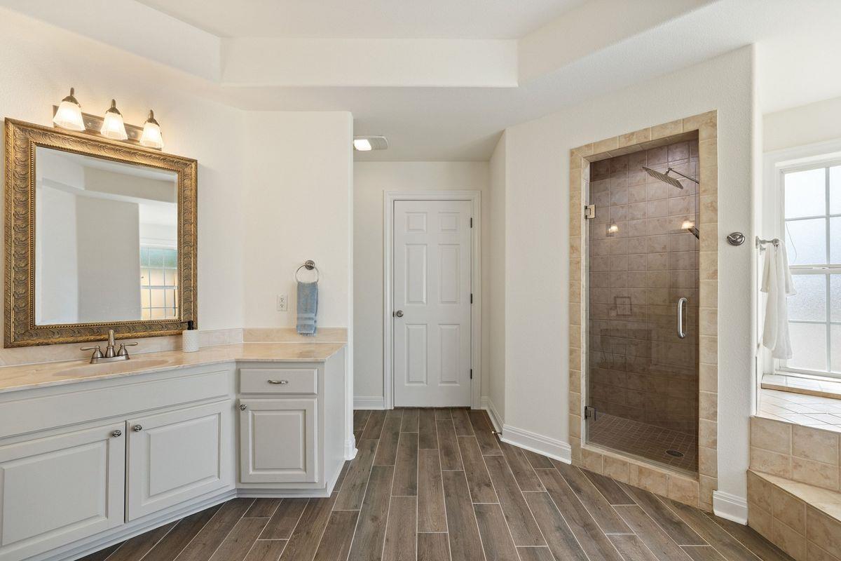 744 W Bartlett Dr, Buda, TX 78610