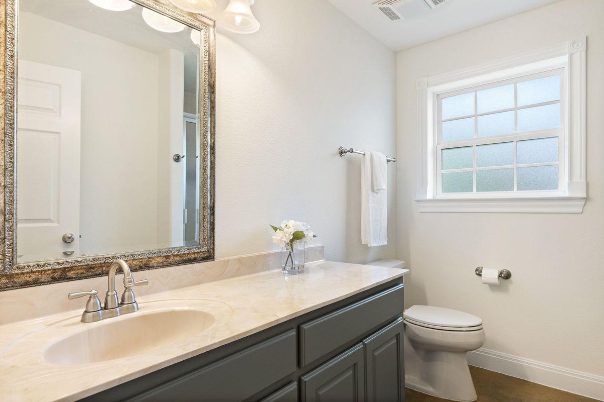 744 W Bartlett Dr, Buda, TX 78610