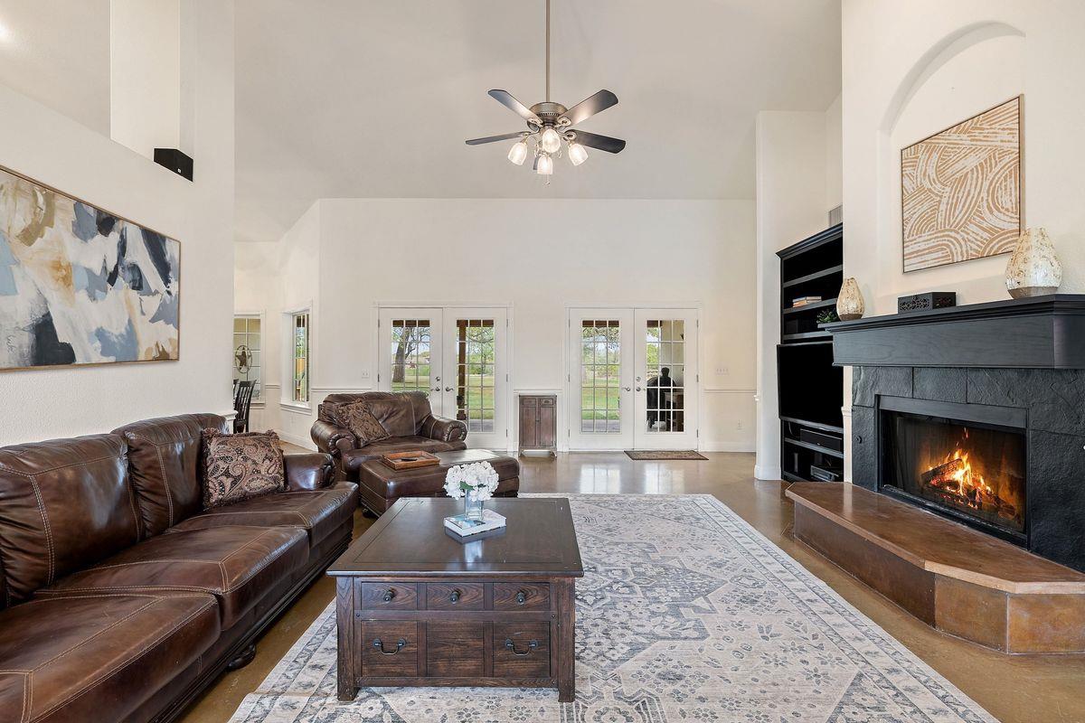 744 W Bartlett Dr, Buda, TX 78610