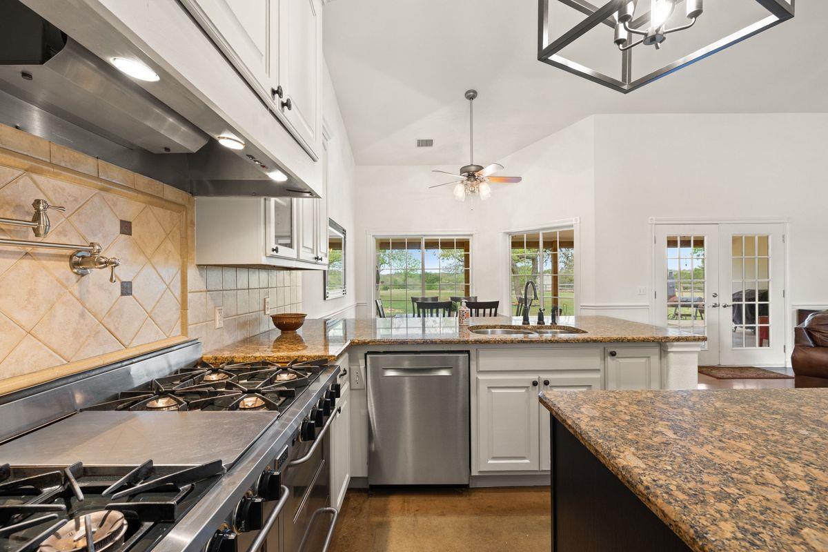 744 W Bartlett Dr, Buda, TX 78610