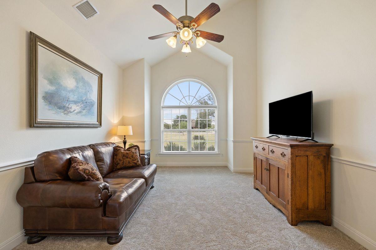 744 W Bartlett Dr, Buda, TX 78610