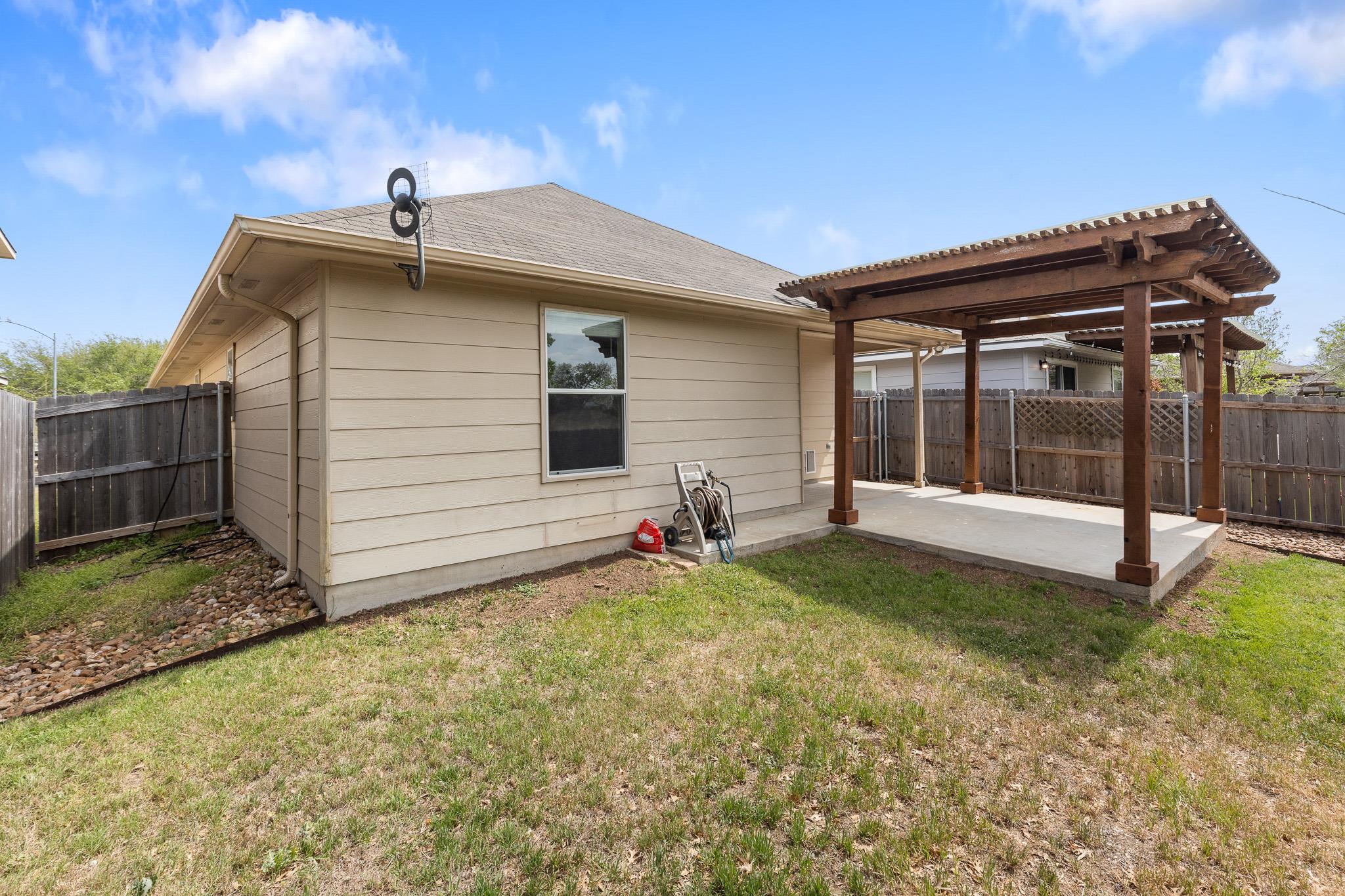 11400 Ashbrook Dr, Manchaca, TX 78652