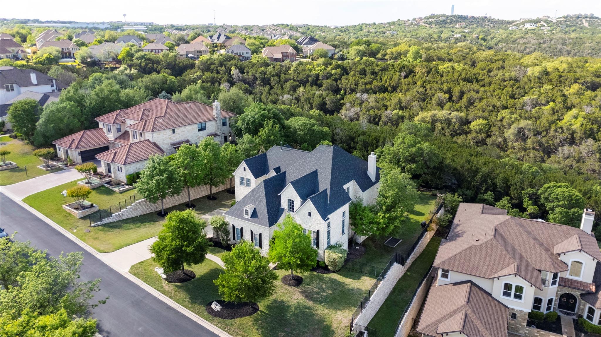 115 Burgess Ln, Austin, TX 78738