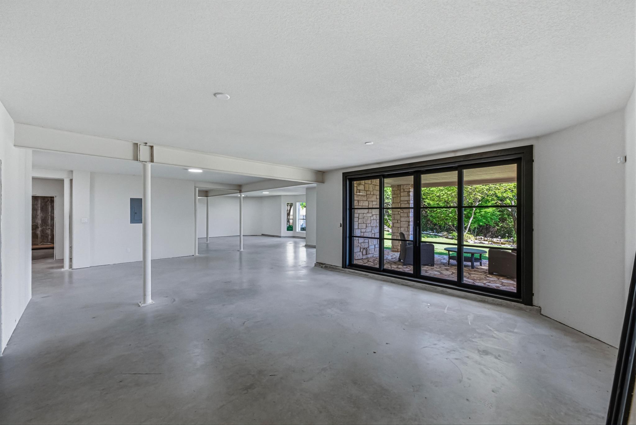 115 Burgess Ln, Austin, TX 78738