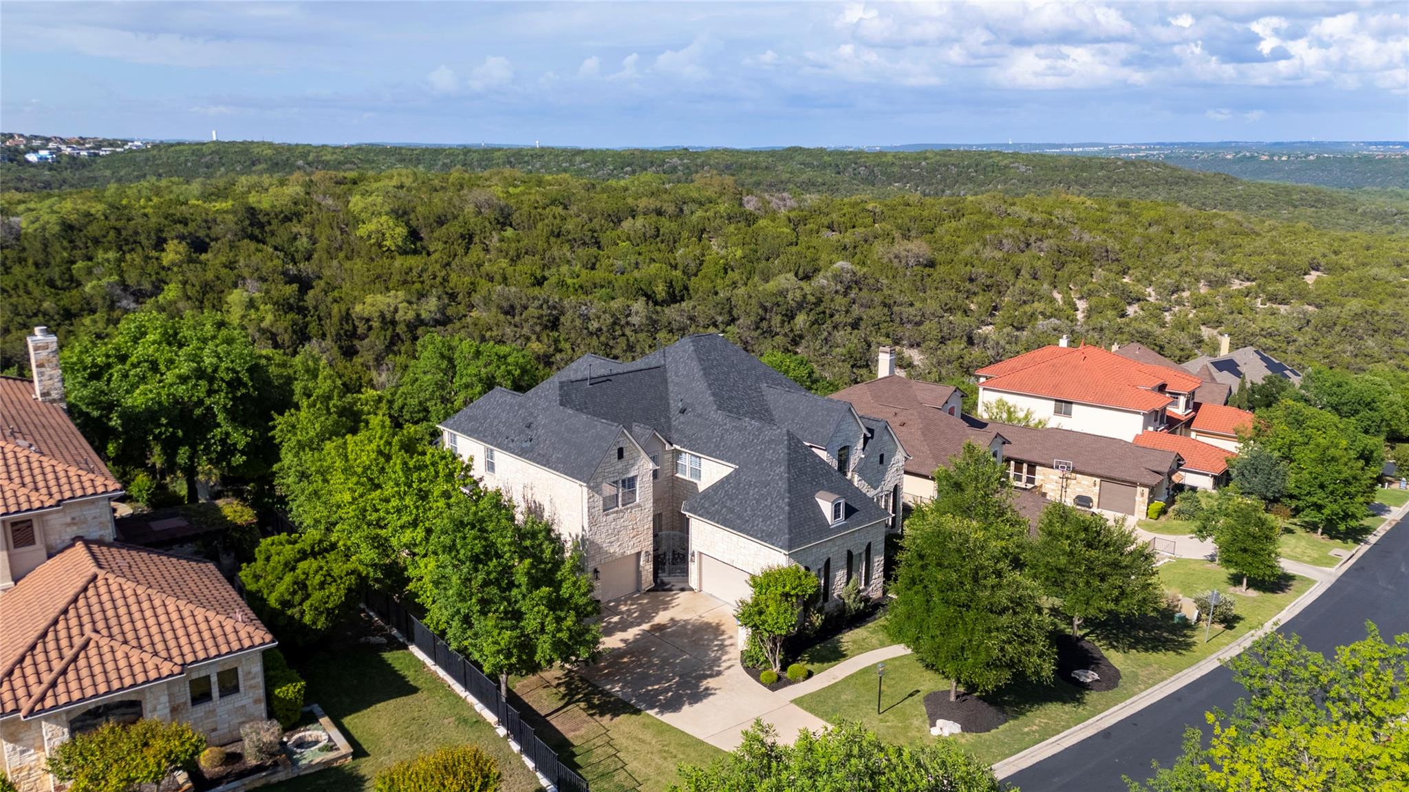 115 Burgess Ln, Austin, TX 78738