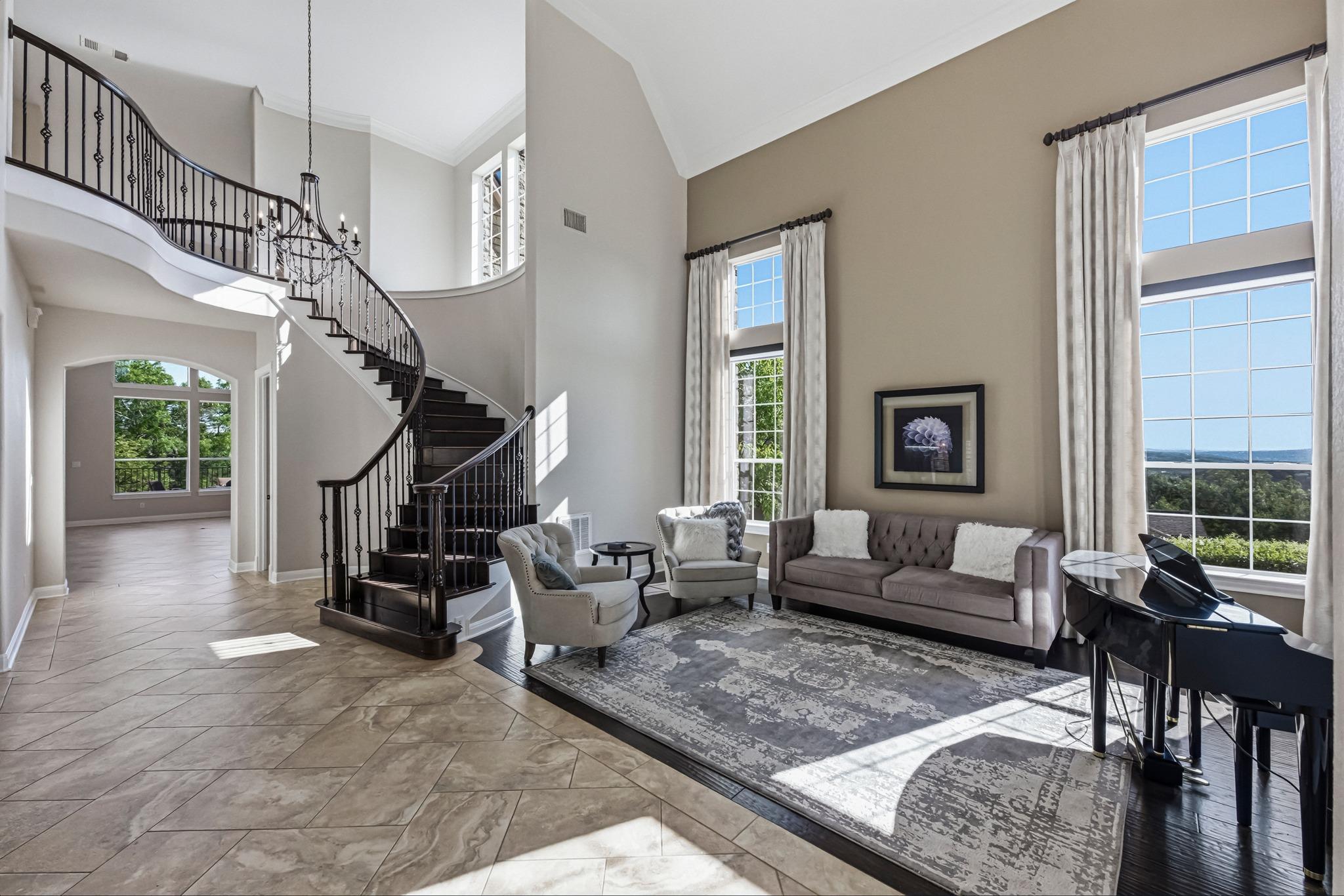 115 Burgess Ln, Austin, TX 78738