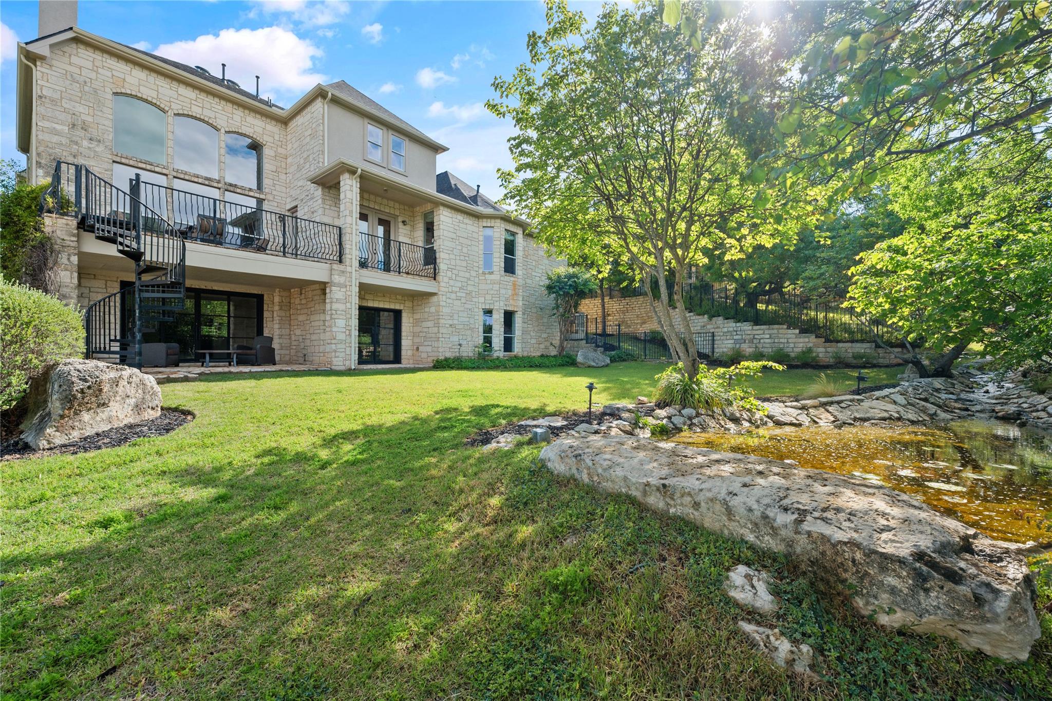 115 Burgess Ln, Austin, TX 78738