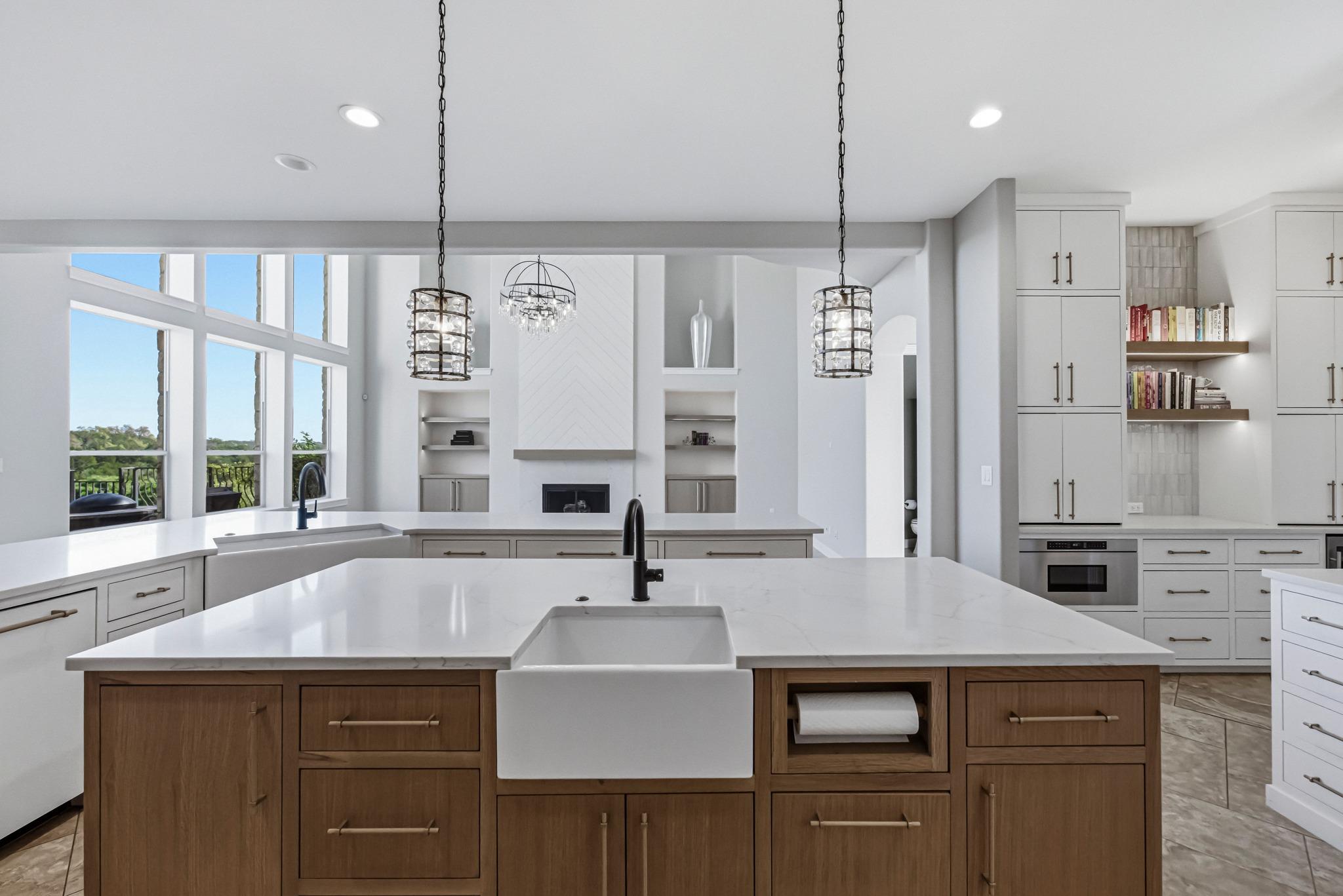 115 Burgess Ln, Austin, TX 78738