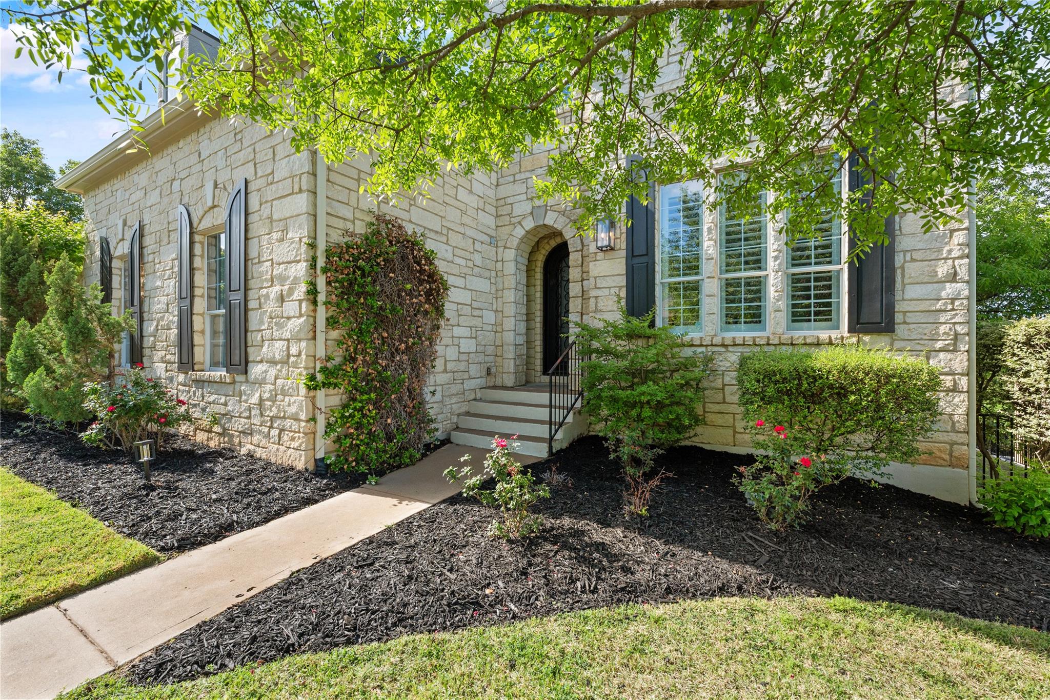 115 Burgess Ln, Austin, TX 78738