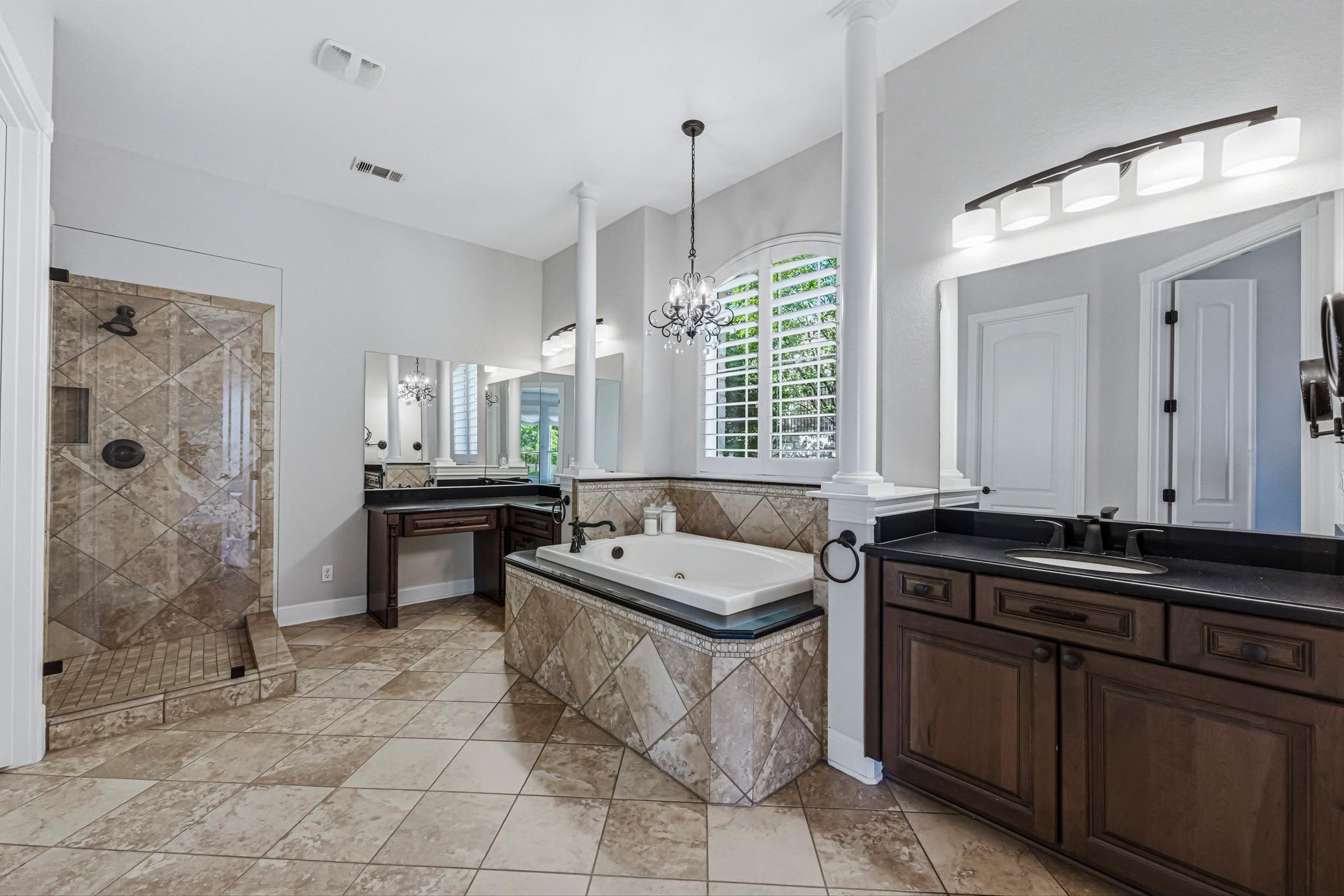 115 Burgess Ln, Austin, TX 78738