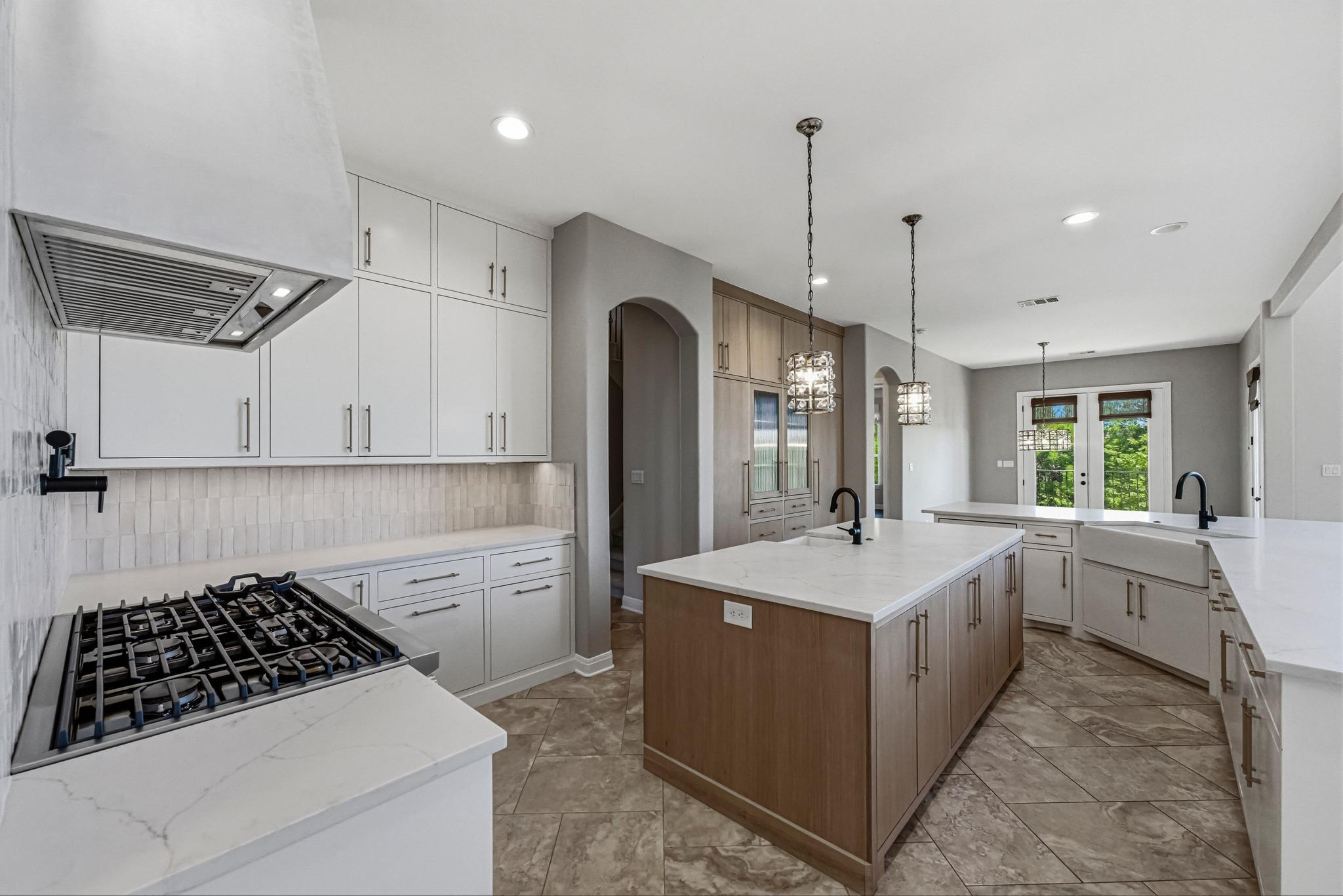 115 Burgess Ln, Austin, TX 78738