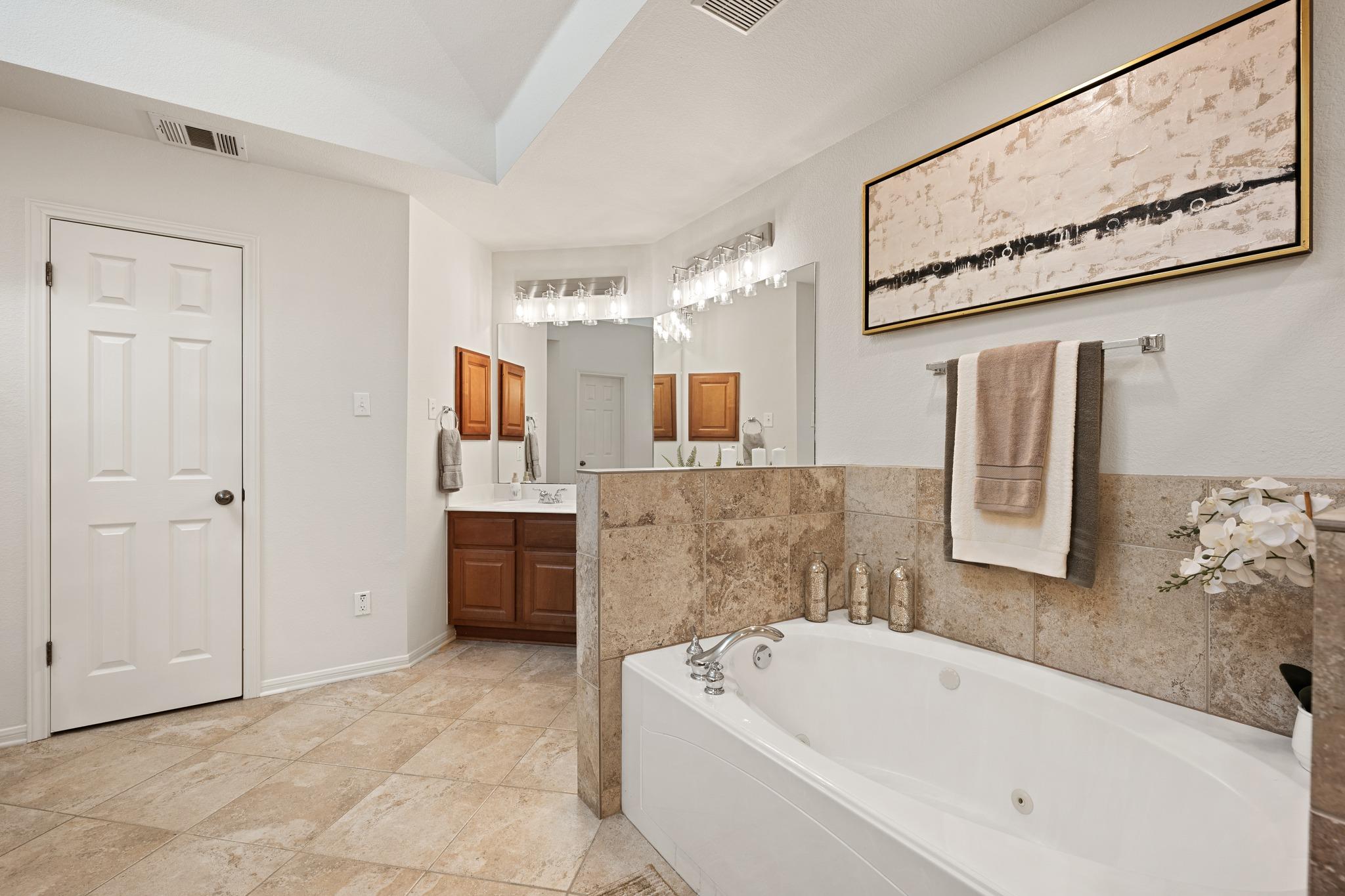 1212 Grand Champion Dr, Austin, TX 78732