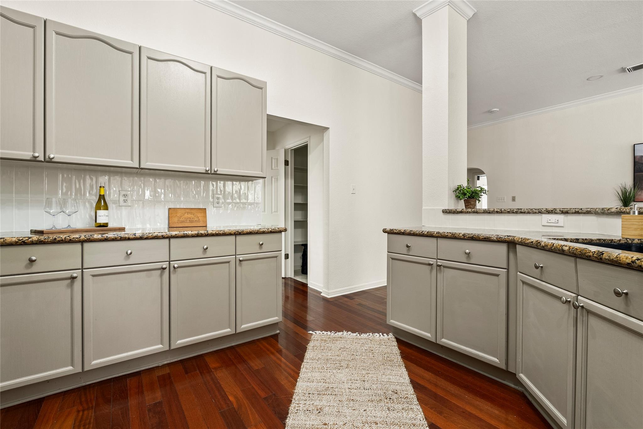 7124 Quimper Ln, Austin, TX 78749