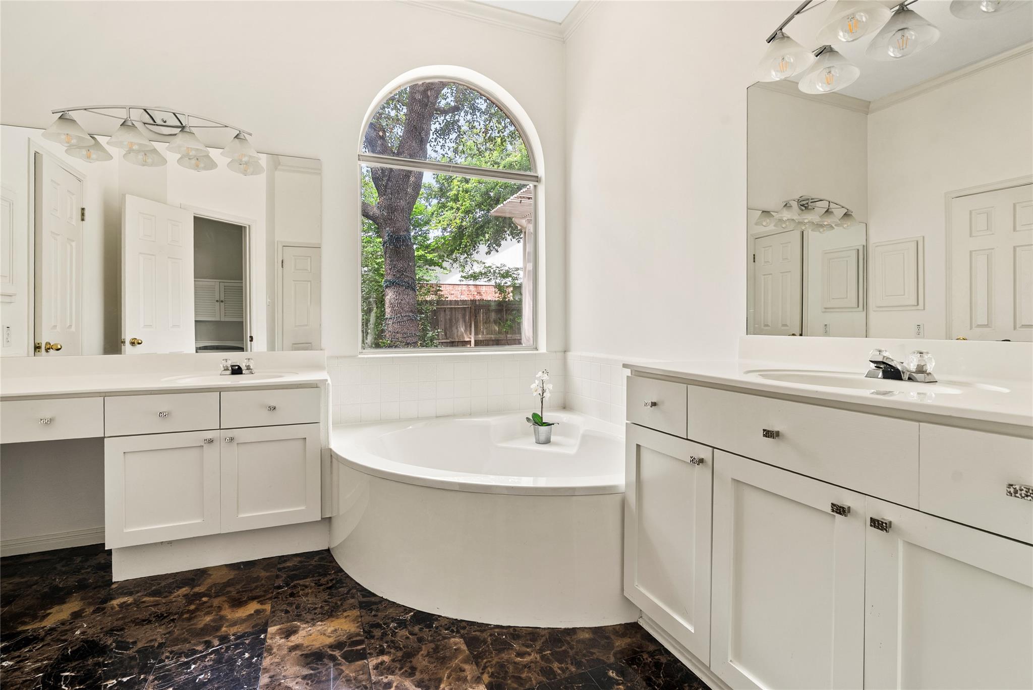 7124 Quimper Ln, Austin, TX 78749