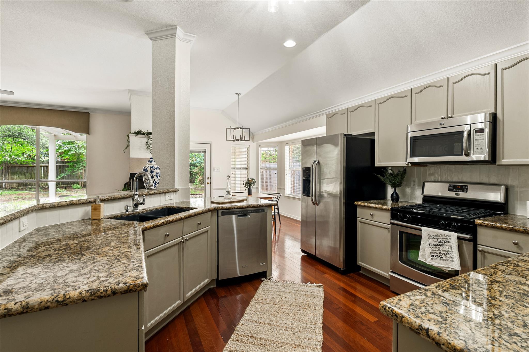 7124 Quimper Ln, Austin, TX 78749