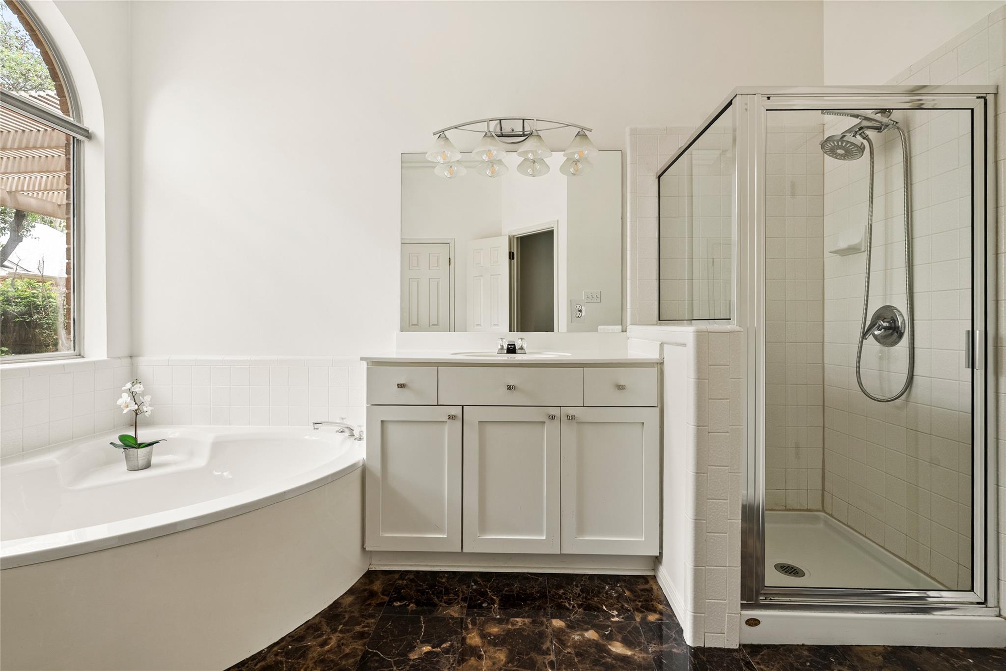 7124 Quimper Ln, Austin, TX 78749