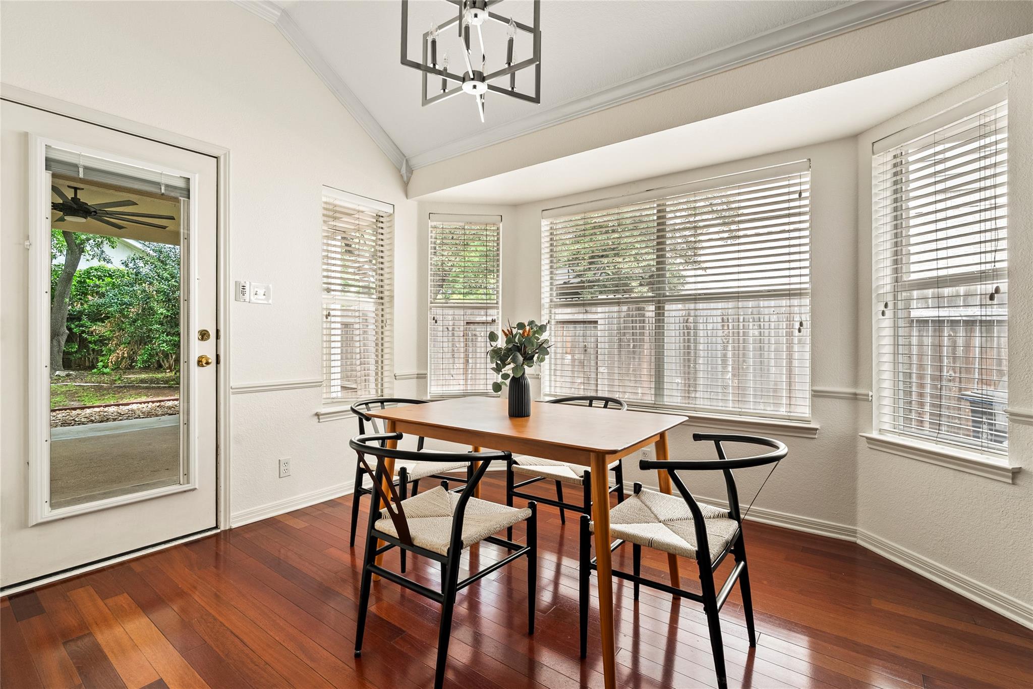 7124 Quimper Ln, Austin, TX 78749