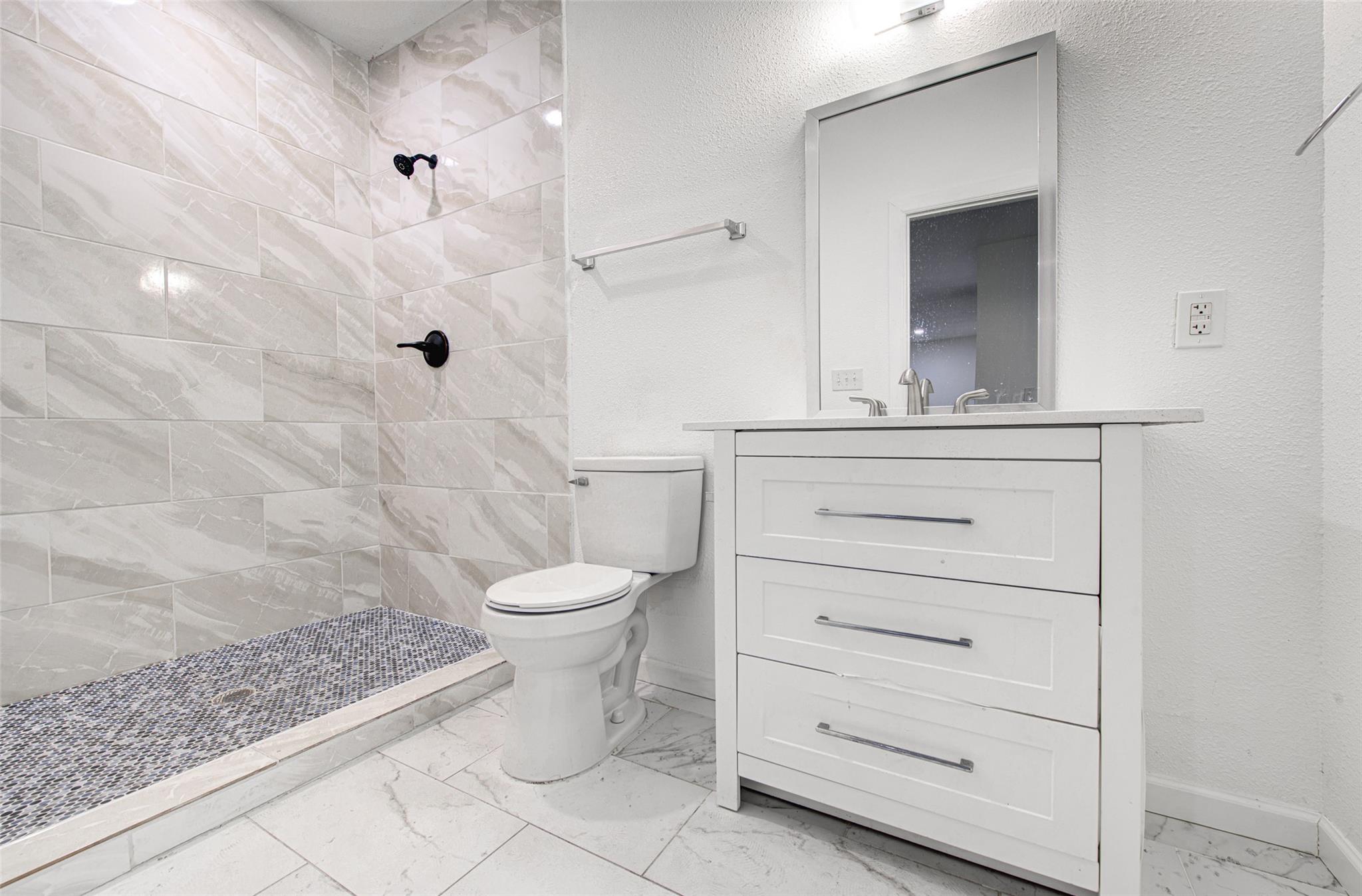 428 Seawind St, Lakeway, TX 78734