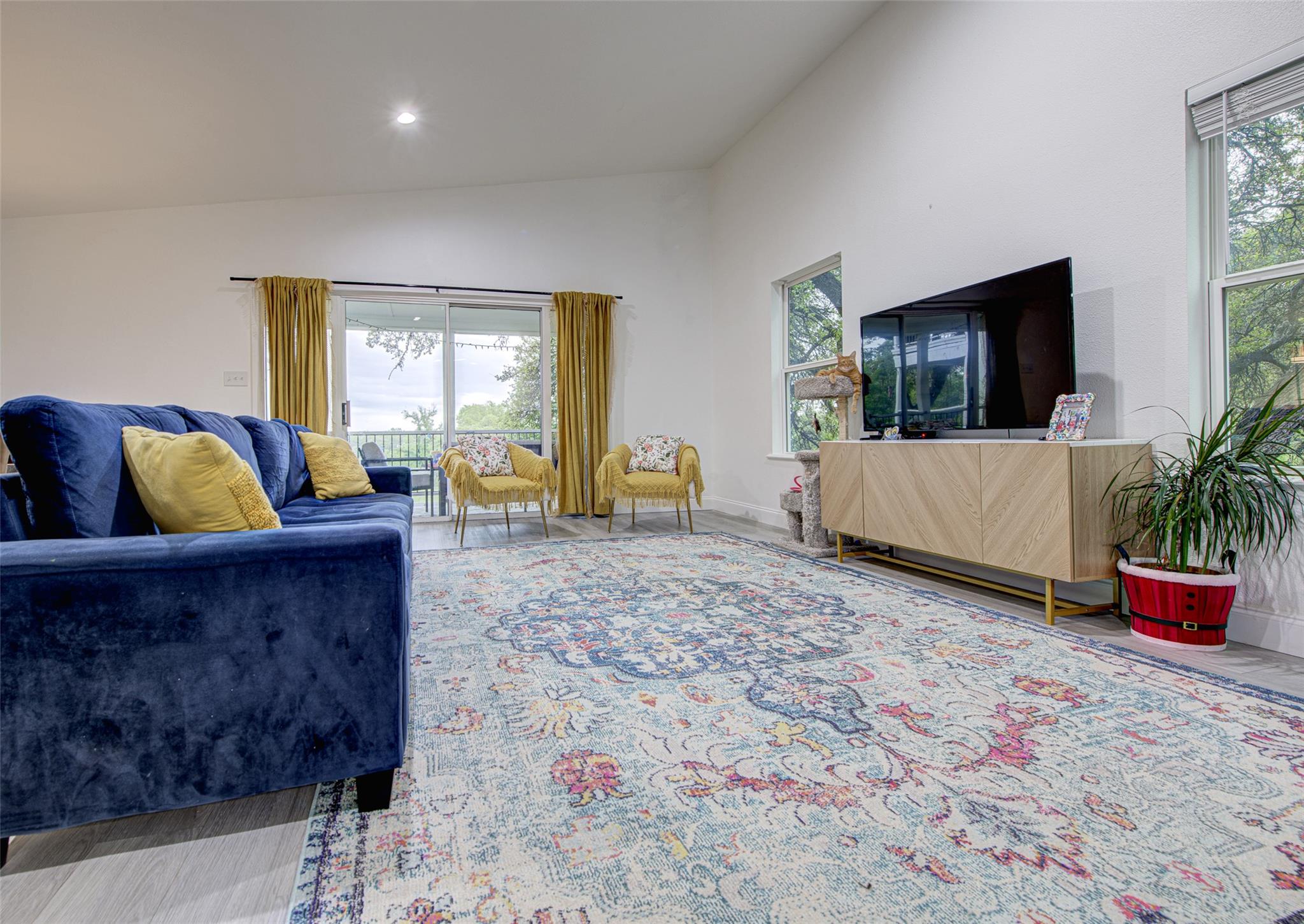 428 Seawind St, Lakeway, TX 78734