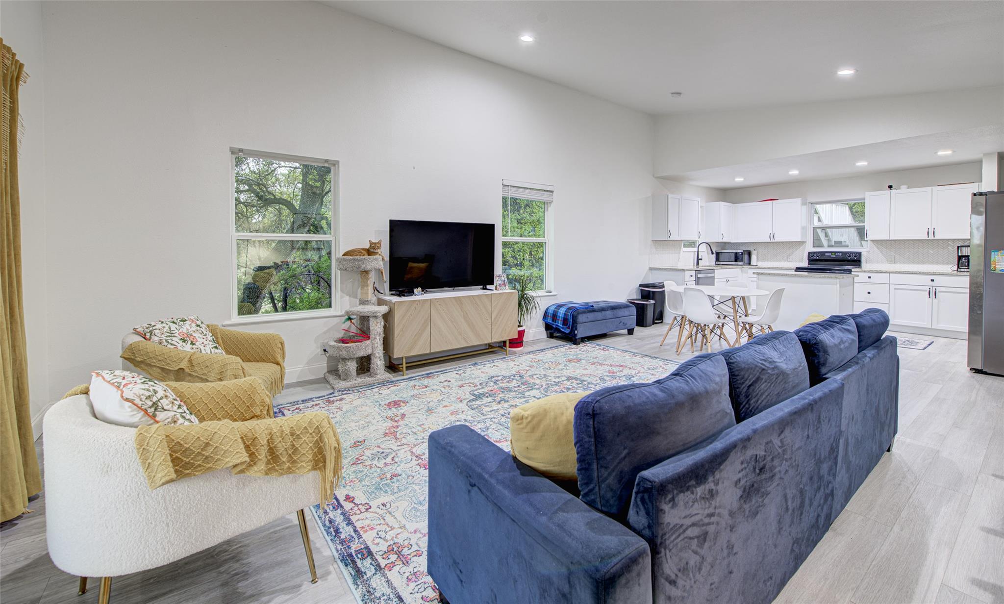 428 Seawind St, Lakeway, TX 78734