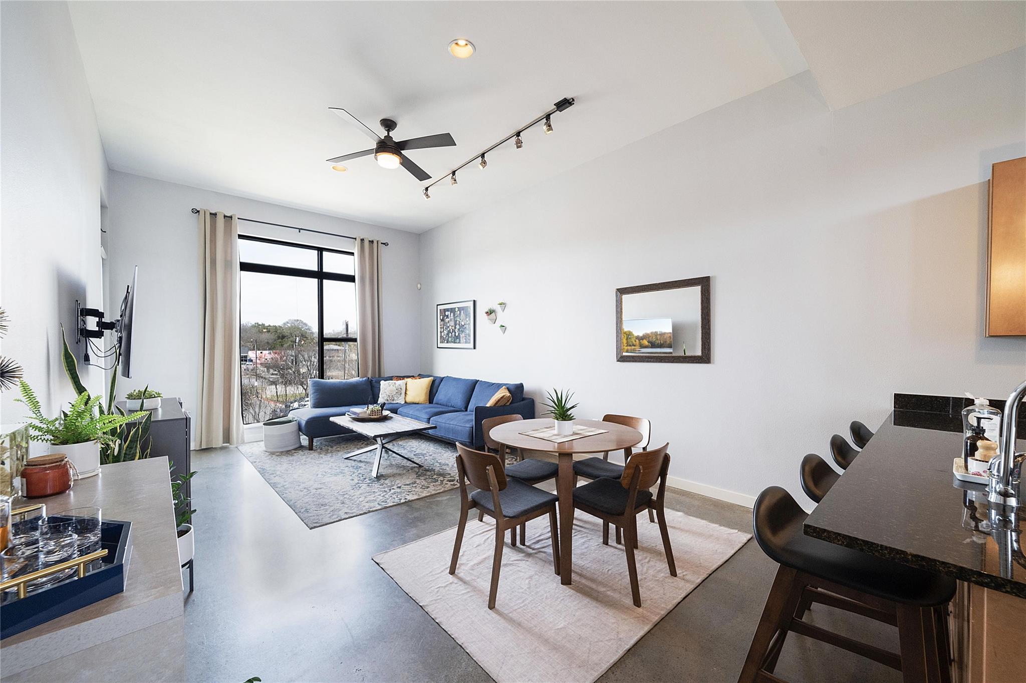 2525 S Lamar Blvd # 304, Austin, TX 78704