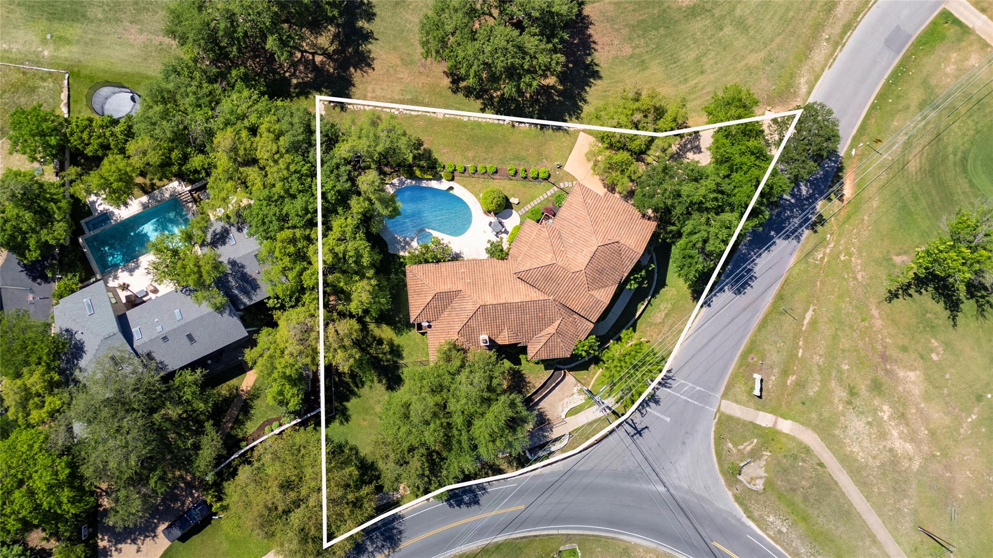 402 Zephyr St, Lakeway, TX 78734