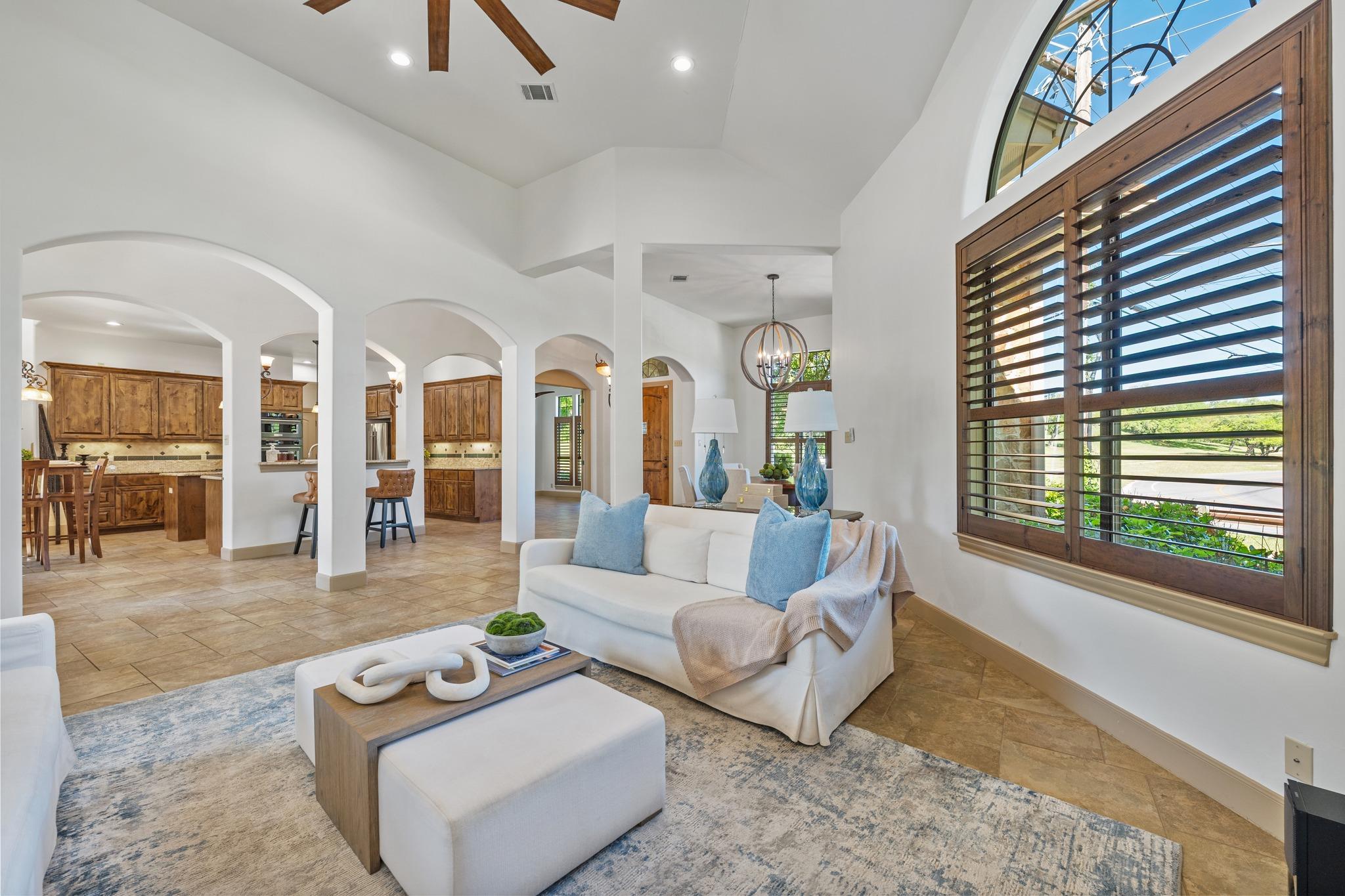 402 Zephyr St, Lakeway, TX 78734