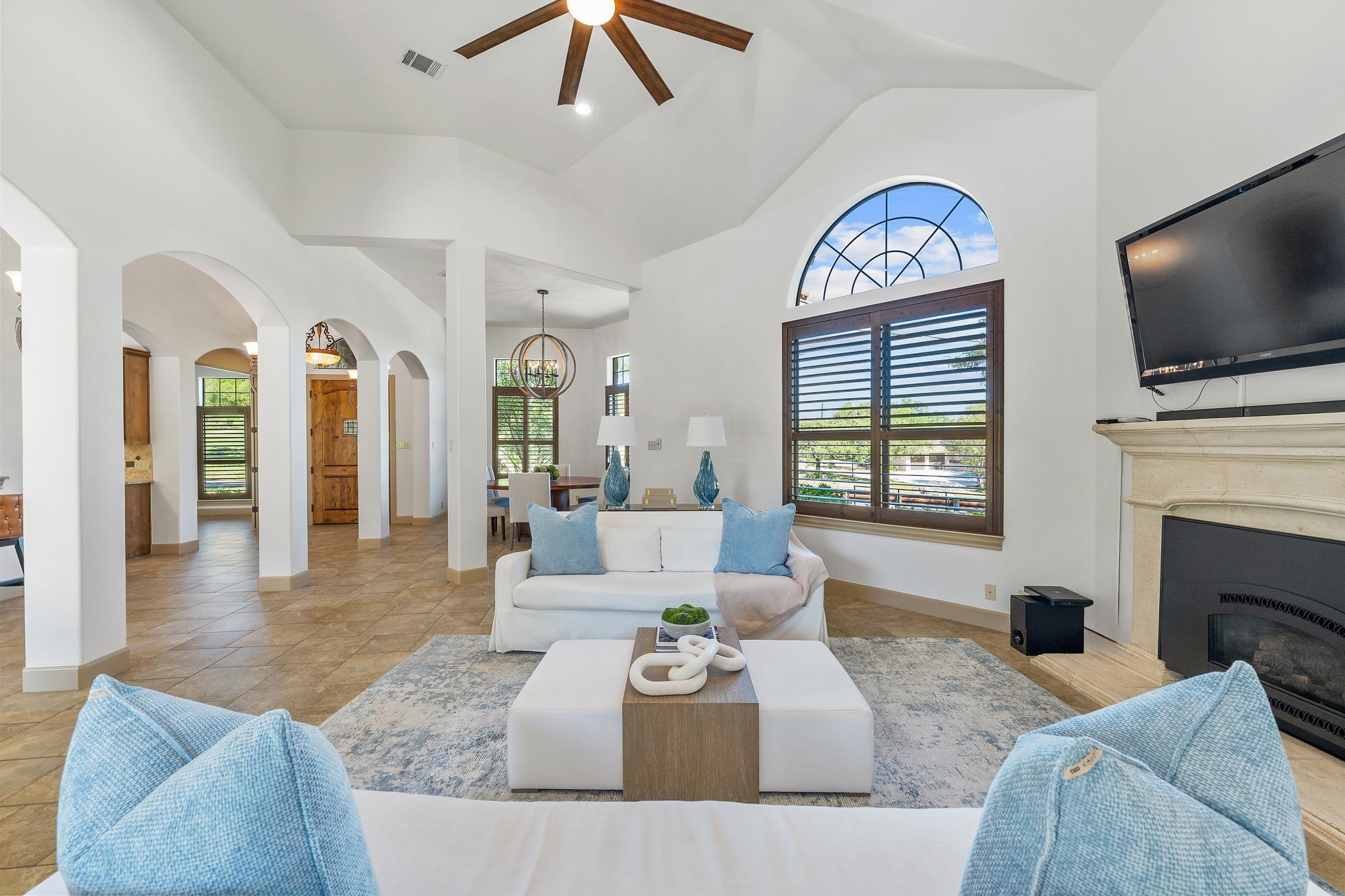 402 Zephyr St, Lakeway, TX 78734