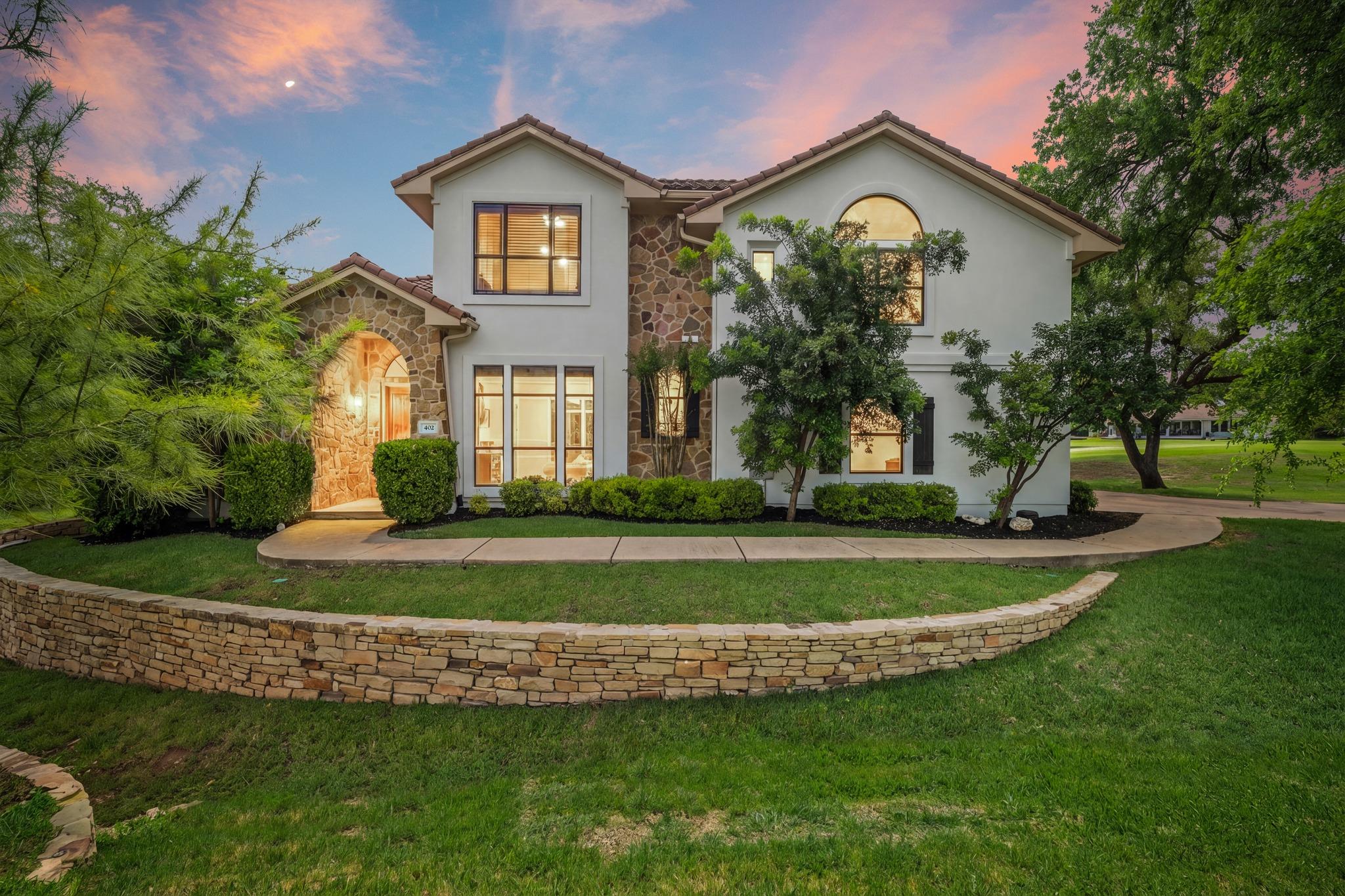 402 Zephyr St, Lakeway, TX 78734