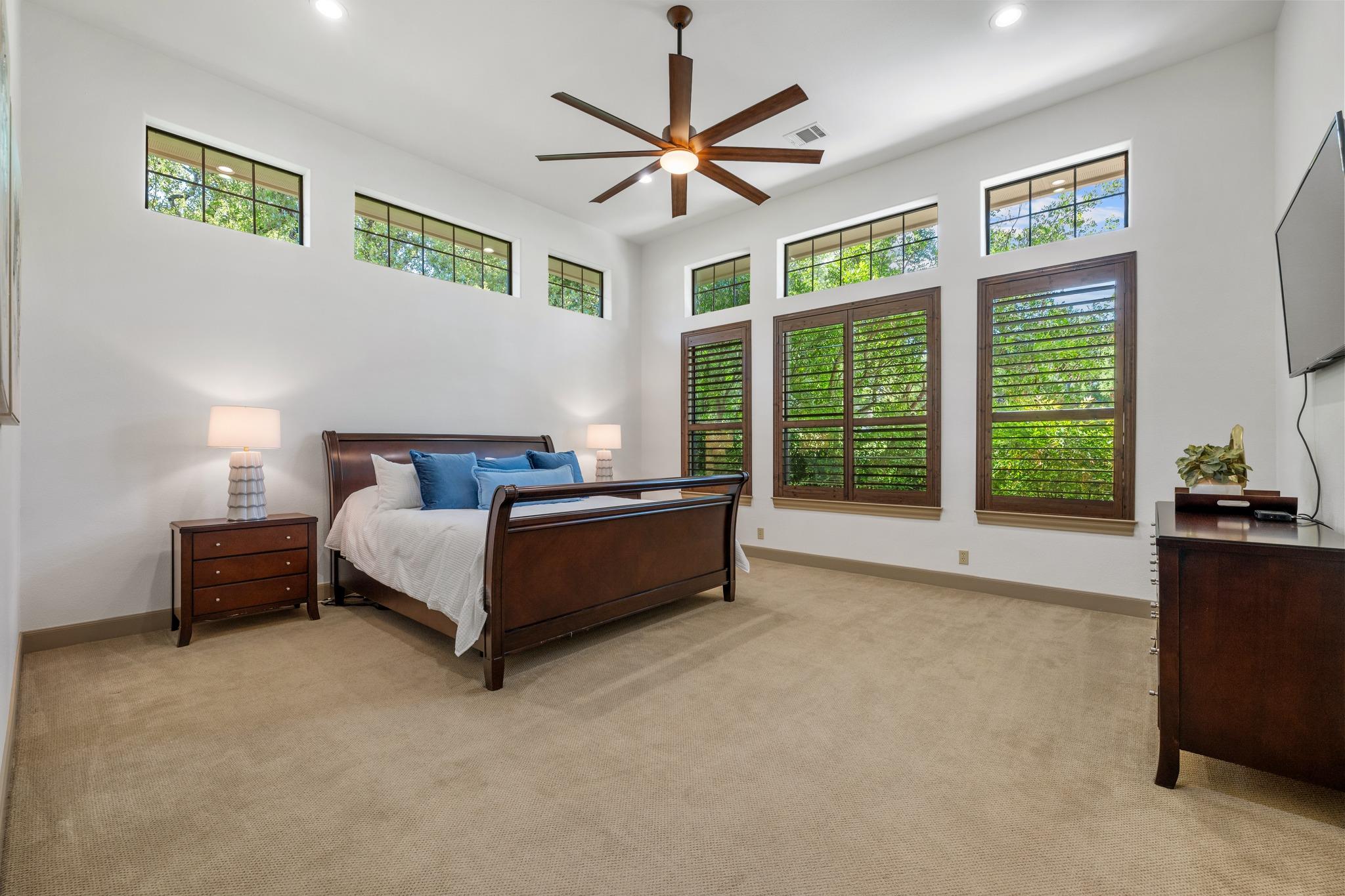 402 Zephyr St, Lakeway, TX 78734