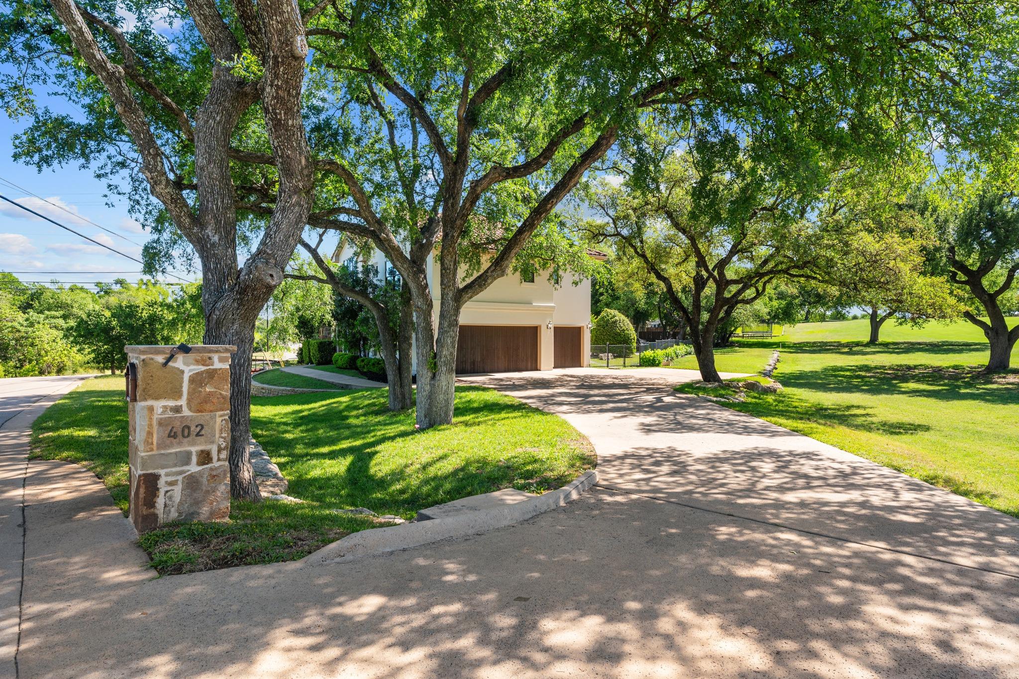 402 Zephyr St, Lakeway, TX 78734