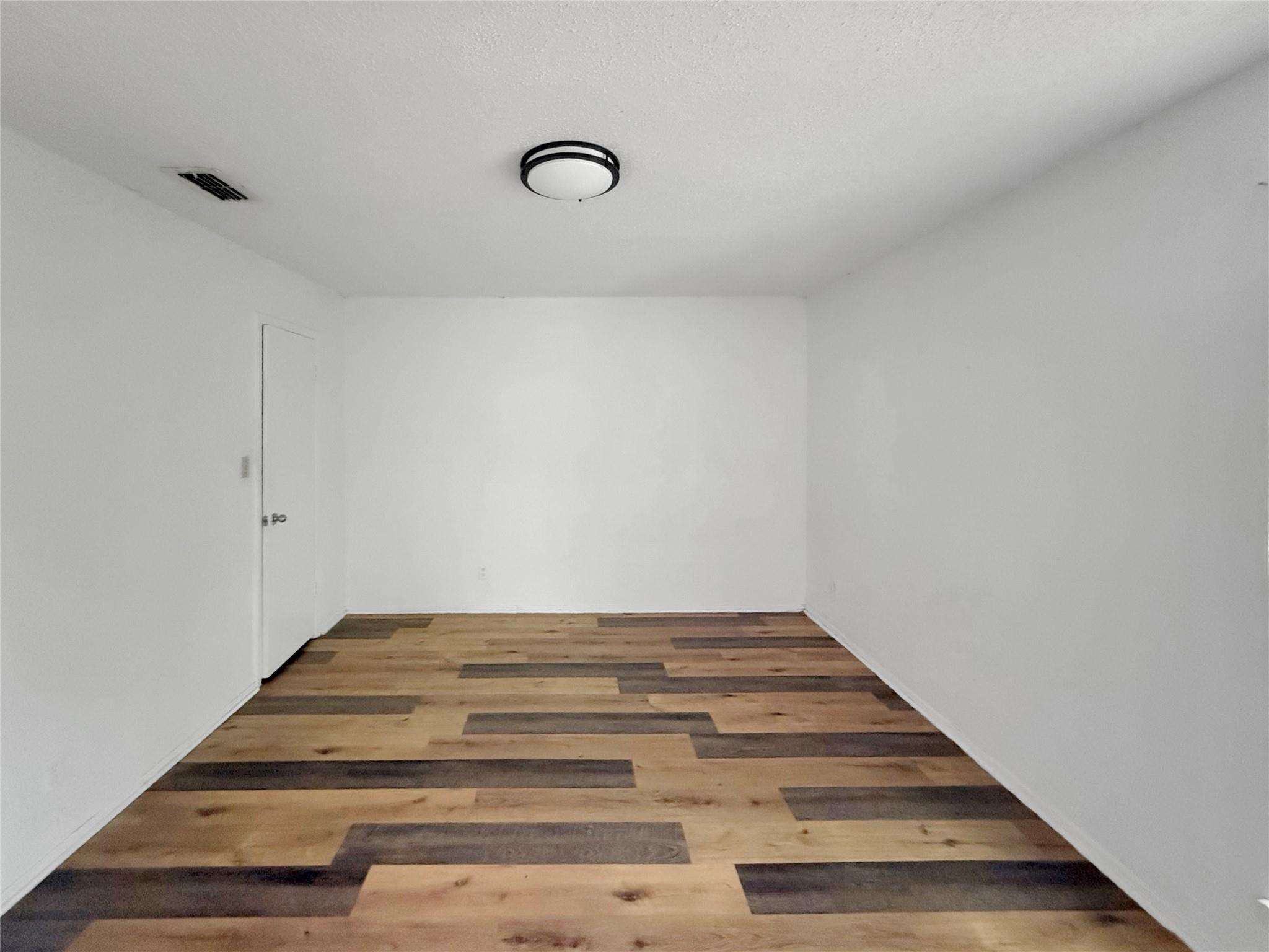 8611 Putnam Dr # 104, Austin, TX 78757