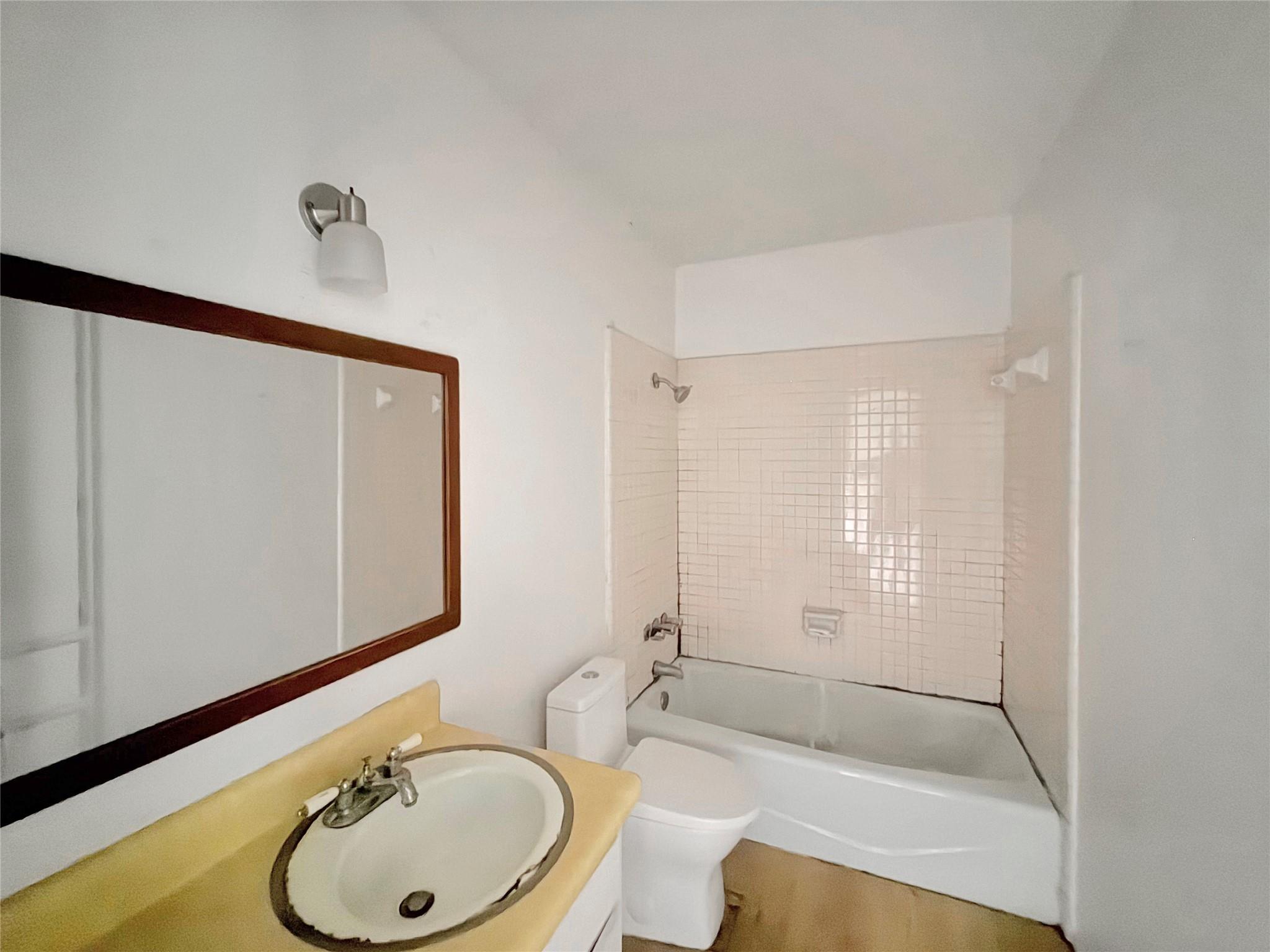 8611 Putnam Dr # 104, Austin, TX 78757