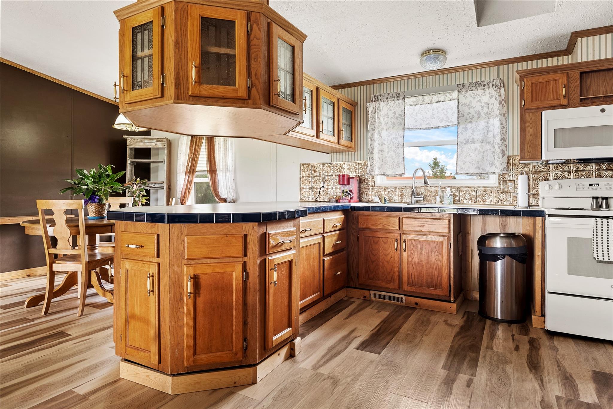 820 County Road 454, Taylor, TX 78615