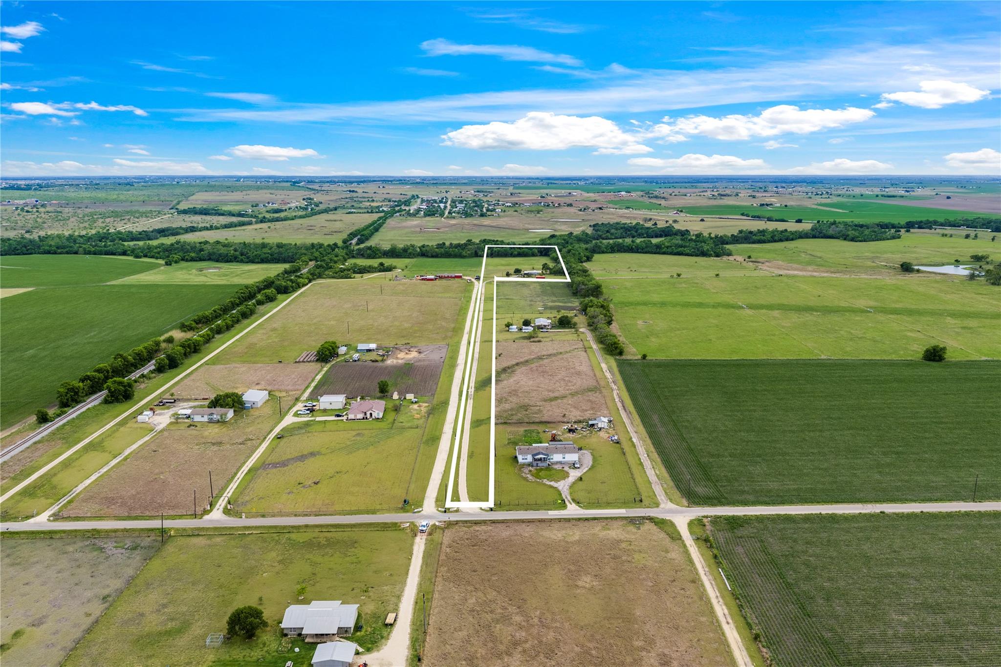 820 County Road 454, Taylor, TX 78615