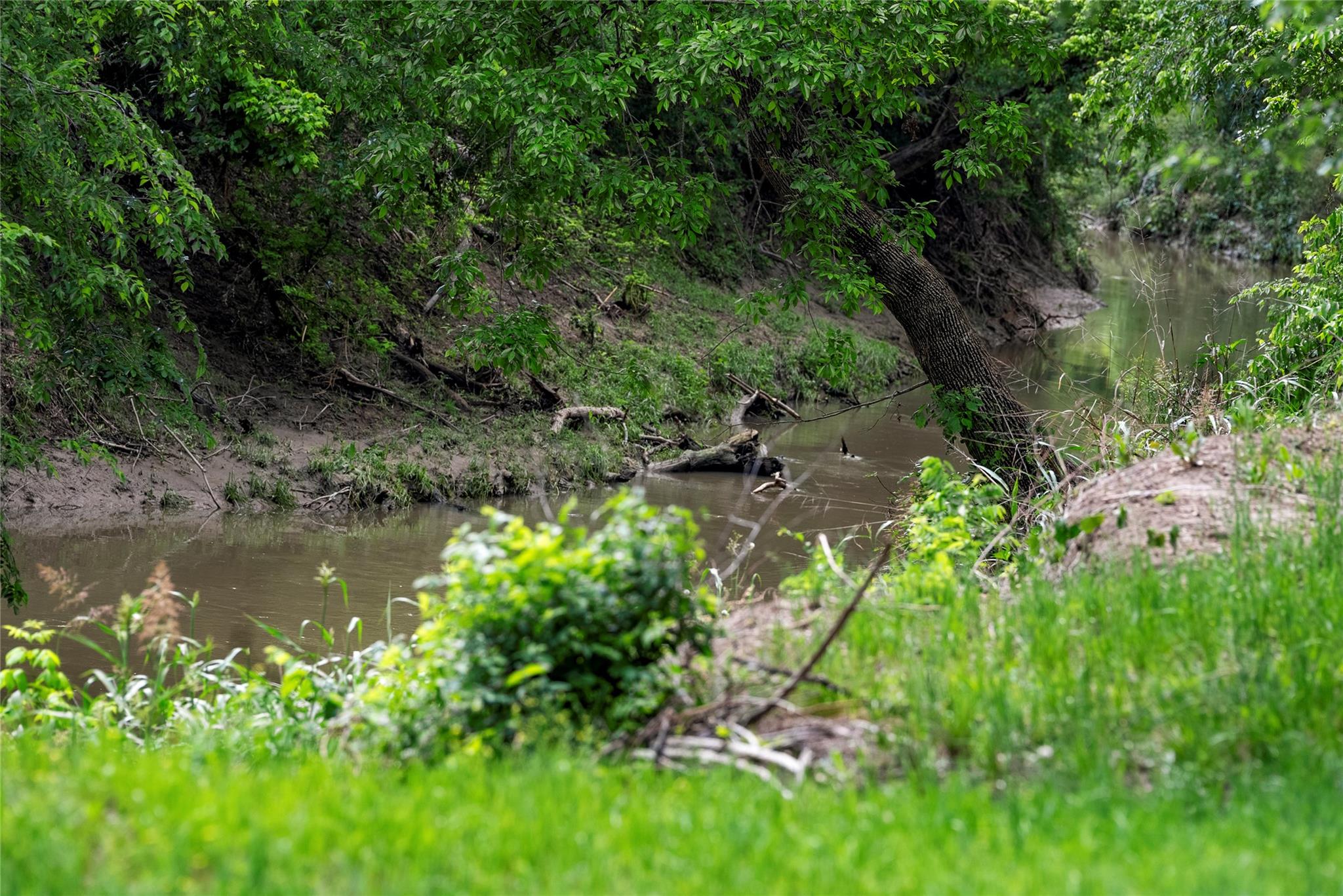 820 County Road 454, Taylor, TX 78615